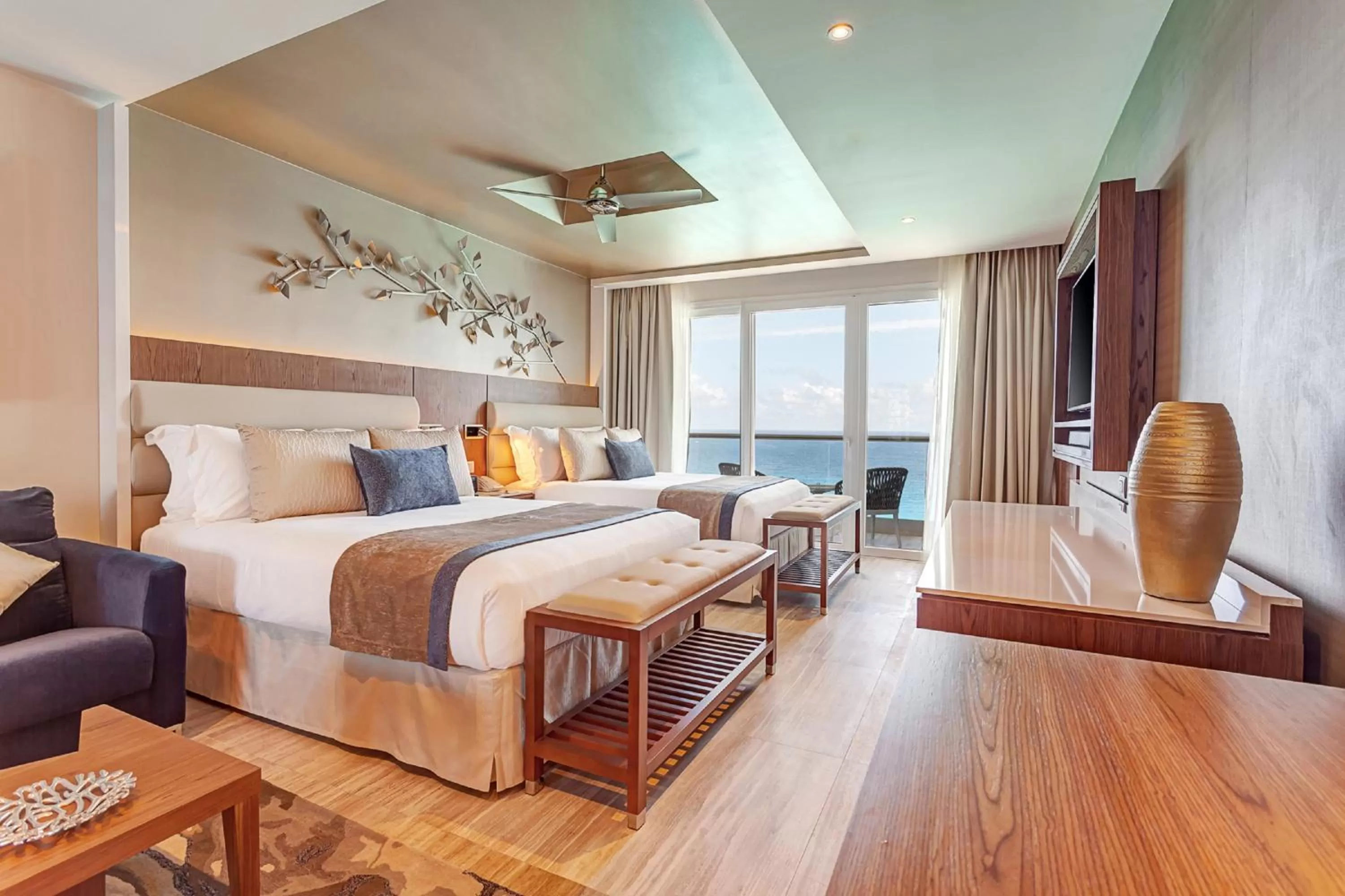 Bedroom, Bed in Royalton CHIC Cancun, An Autograph Collection All-Inclusive Resort - Adults Only