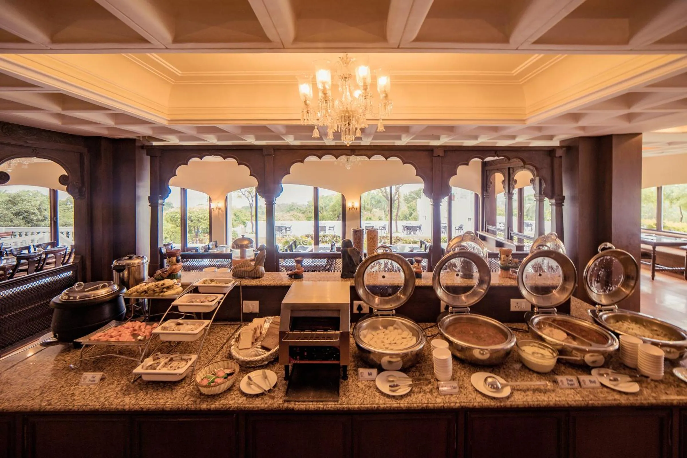 Breakfast in Hotel Hilltop Palace