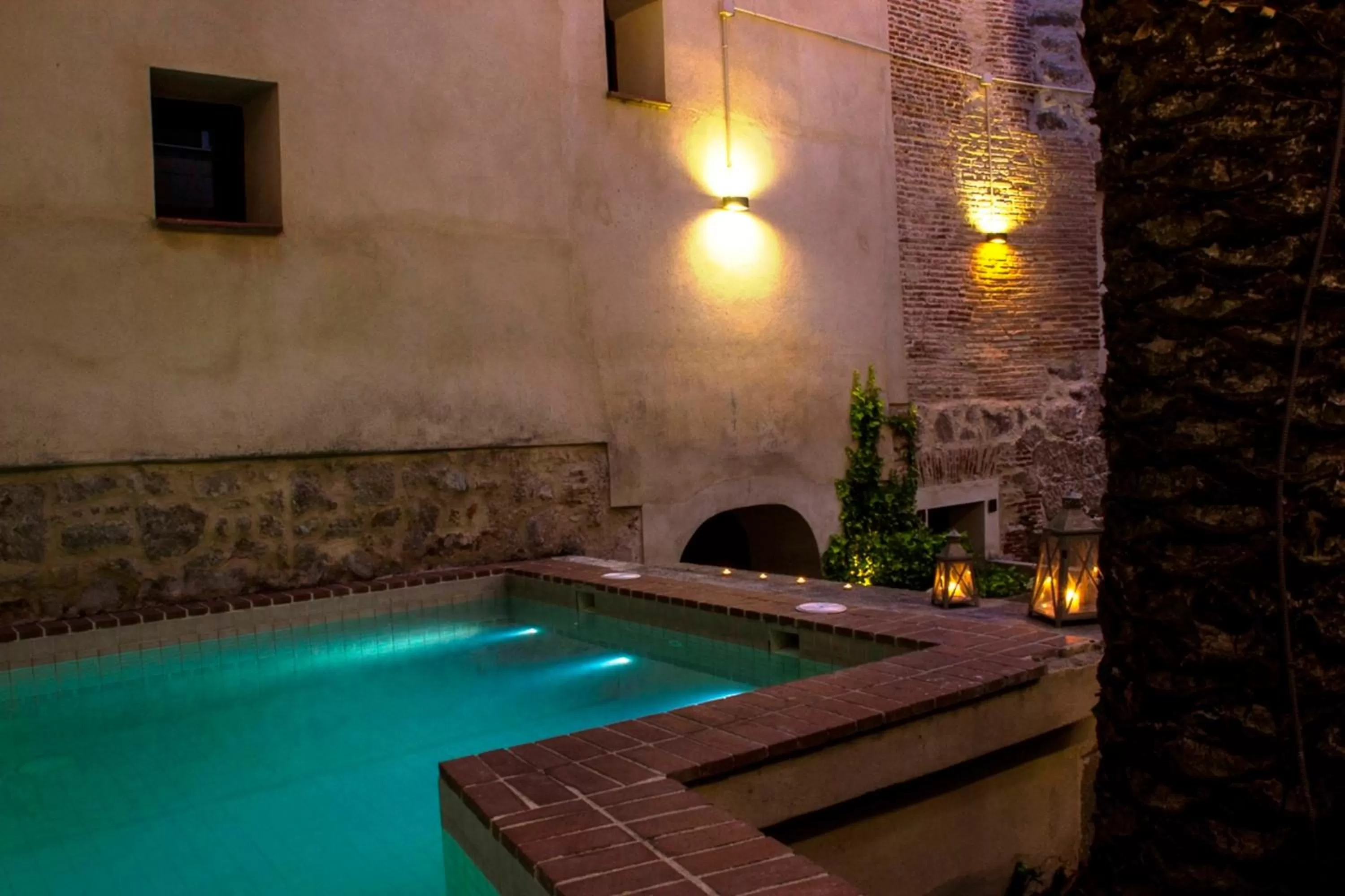 Swimming pool in Palacio Carvajal Girón