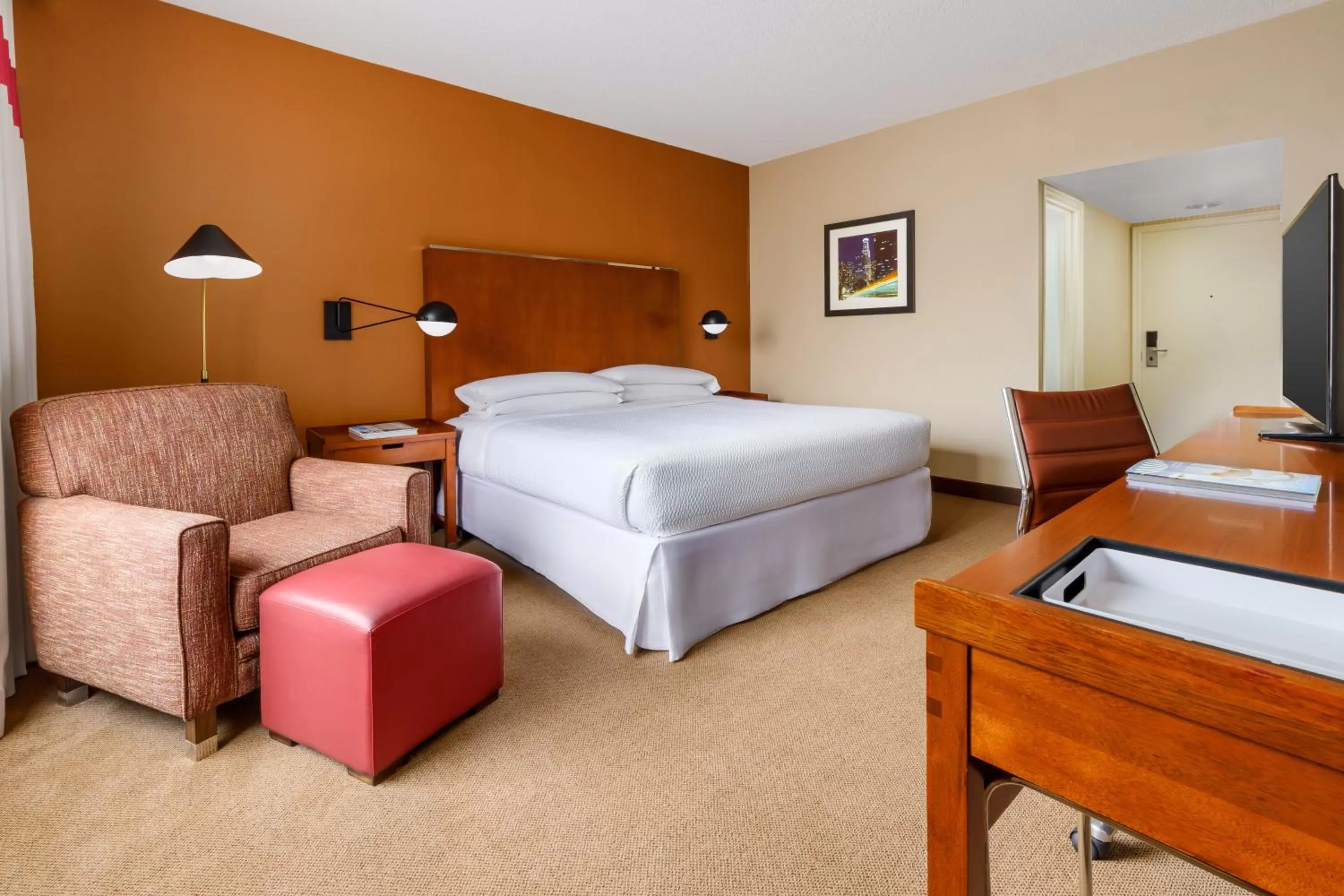 Photo of the whole room in Four Points by Sheraton Los Angeles International Airport