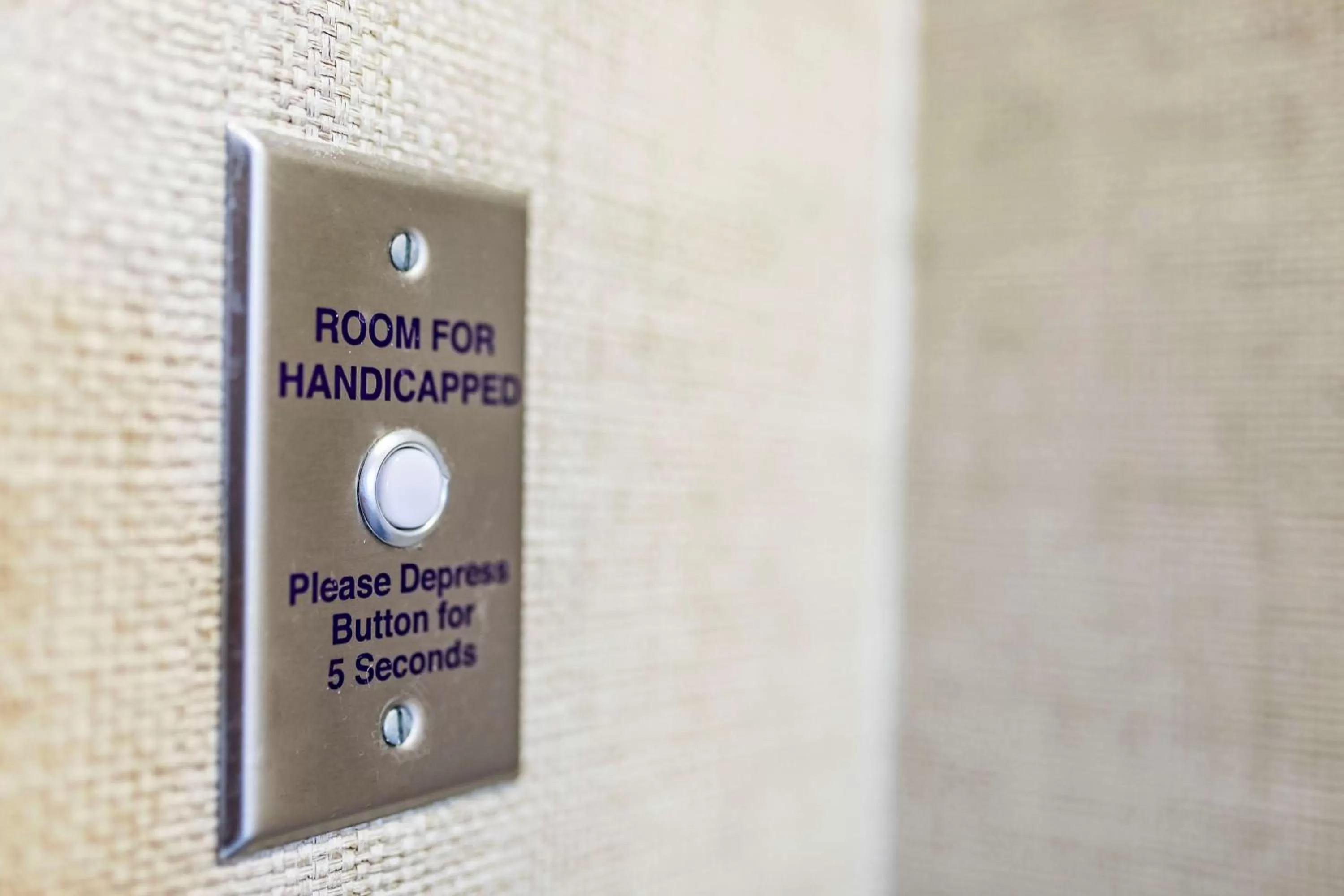 Bedroom in Hampton Inn Virginia Beach Oceanfront North