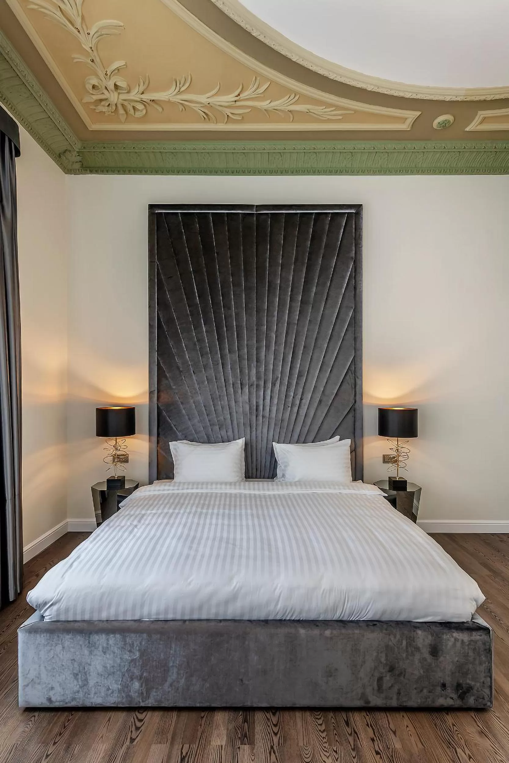 Bed in St Palace Hotel