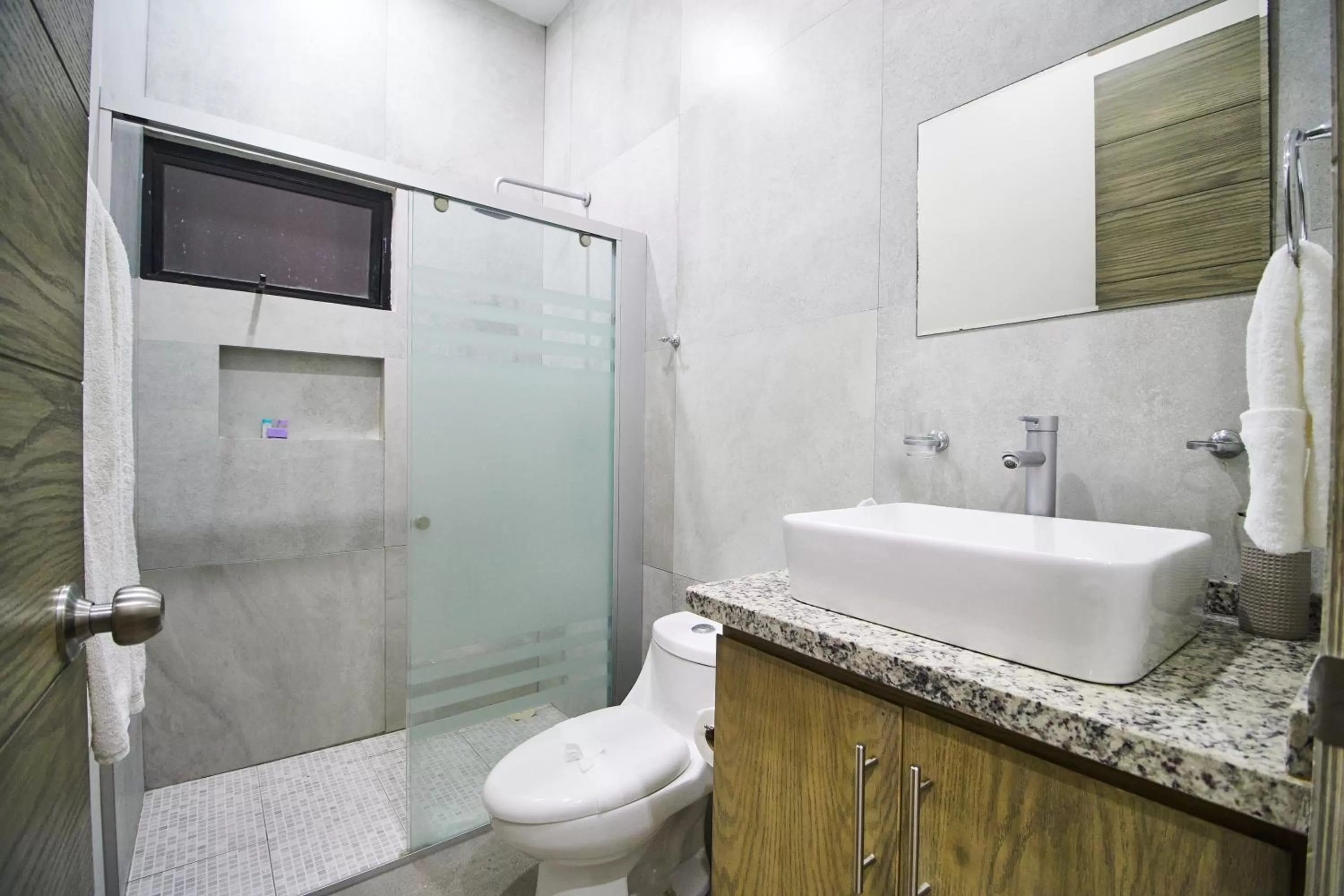 Shower, Bathroom in Torre 42 Playa del Carmen by Lockey
