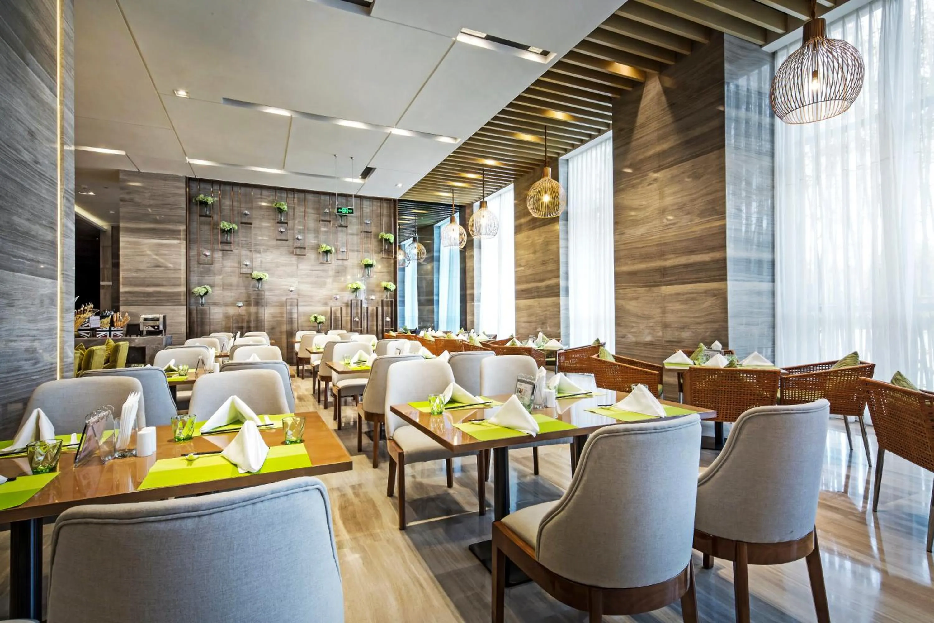 Restaurant/places to eat in Holiday Inn Chengdu High-Tech Center by IHG