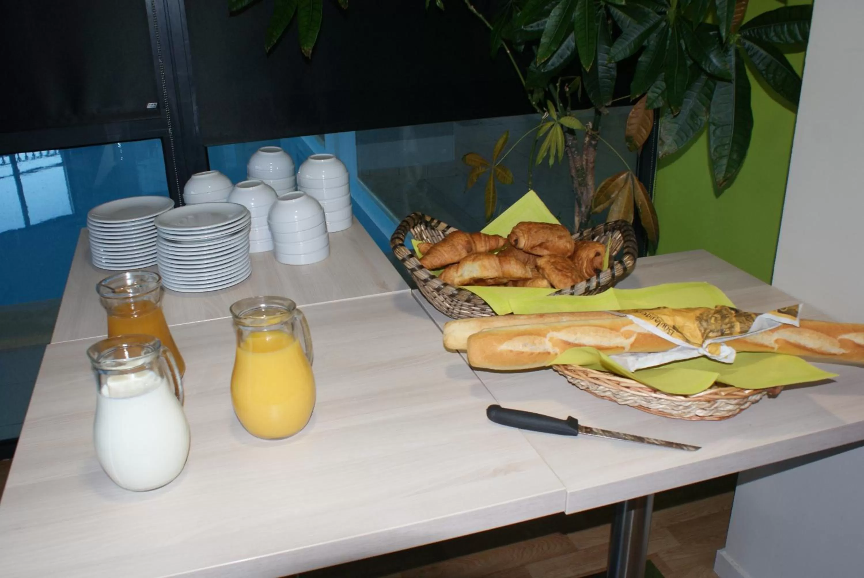 Buffet breakfast in Résidence Goélia Belle Epoque