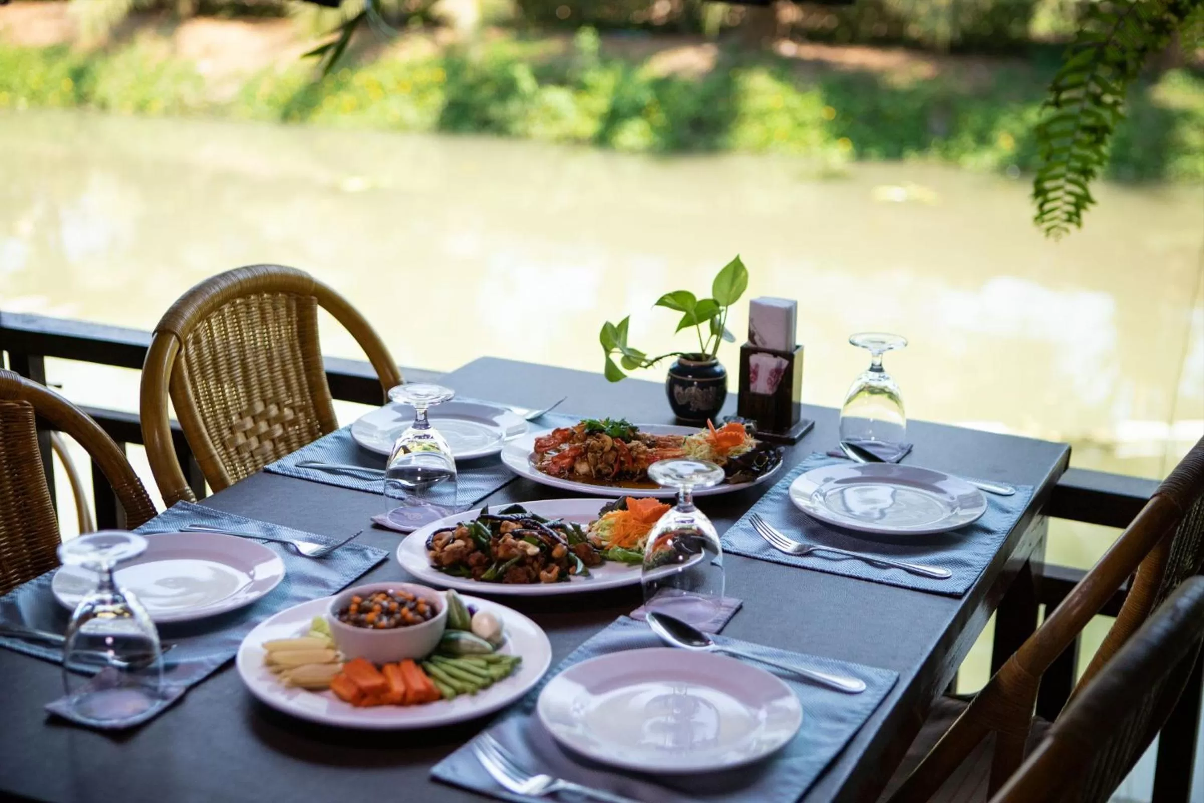 Lunch in Maikaew Damnoen Resort
