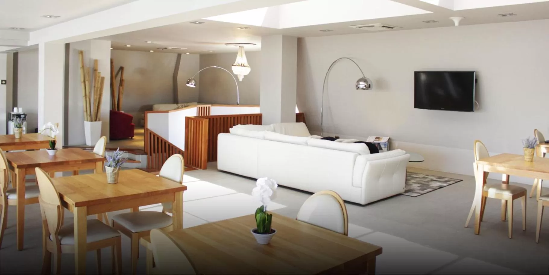 Communal lounge/ TV room in Hotel Las Terrazas Business