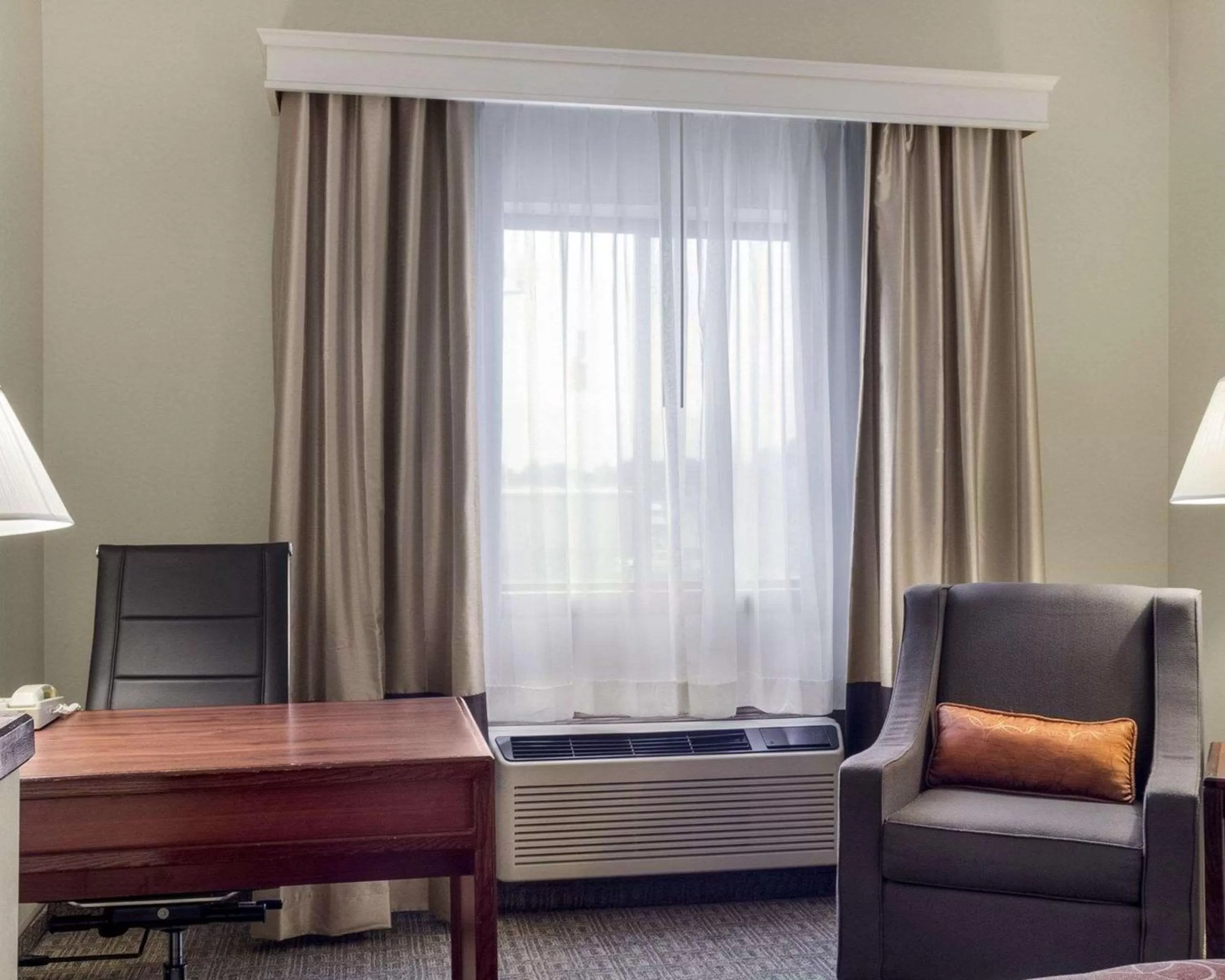 Photo of the whole room in Comfort Inn Bismarck