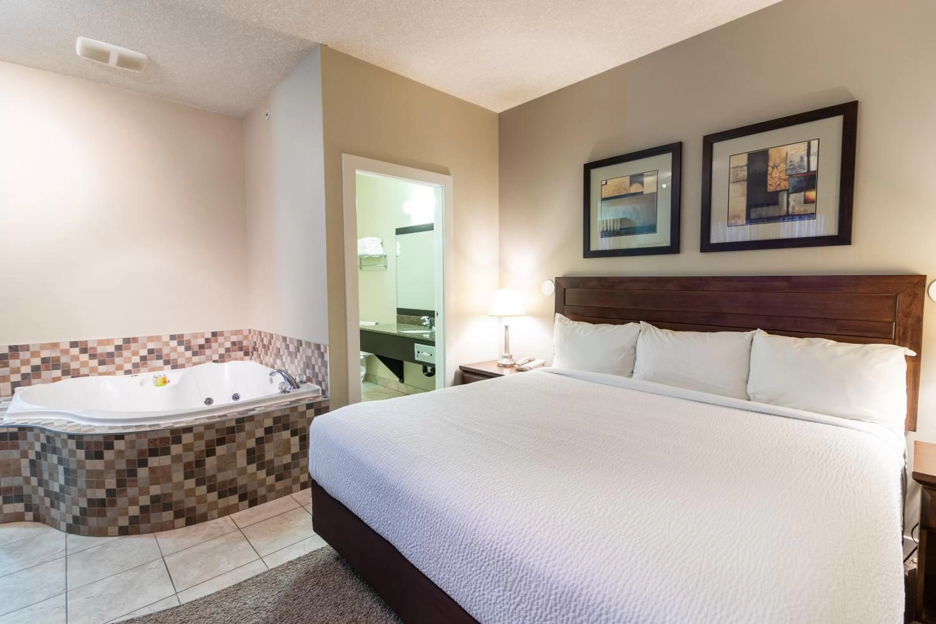 Bed in BCMInns - Lac La Biche