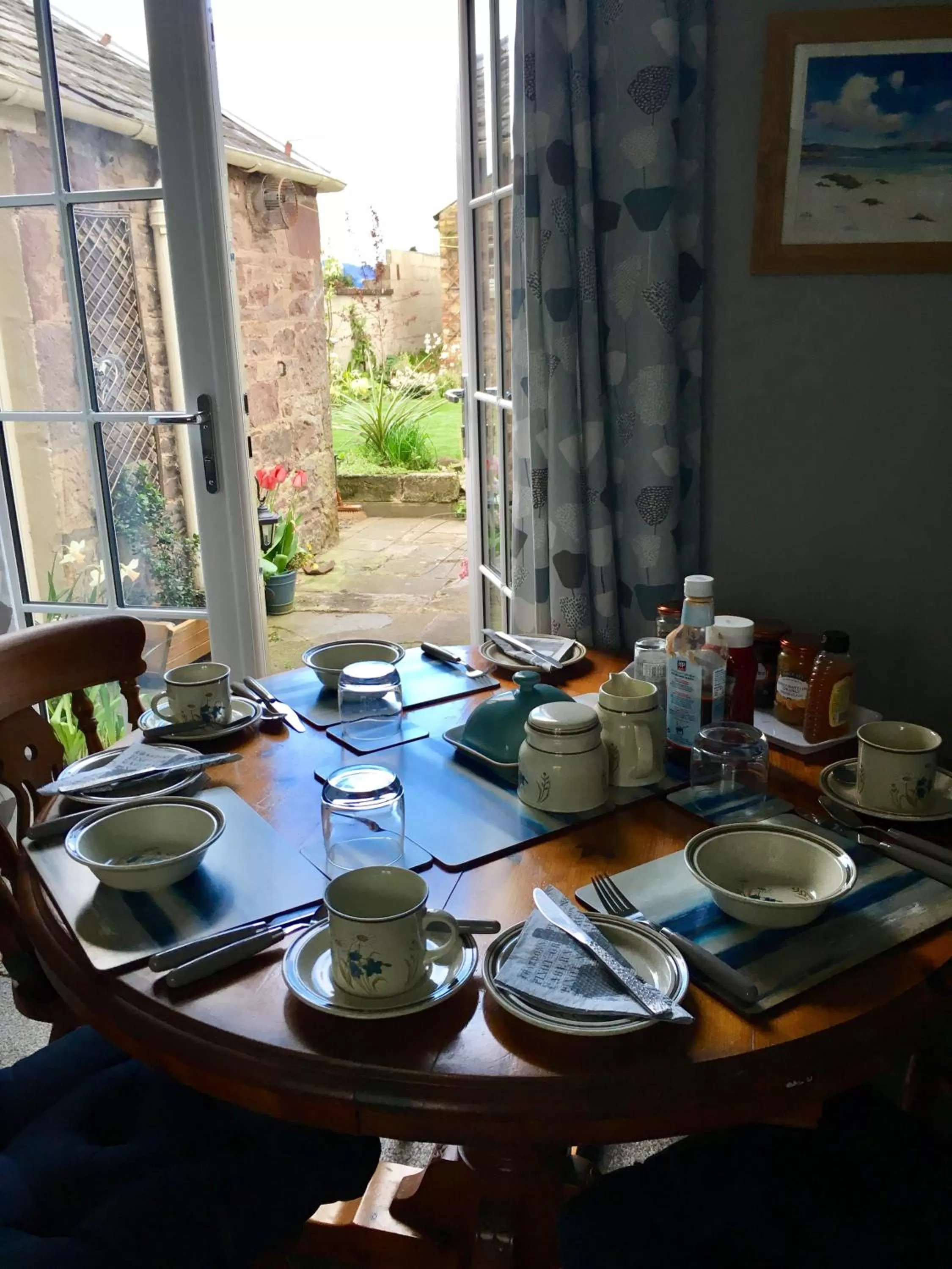 Food and drinks in Alpine cottage