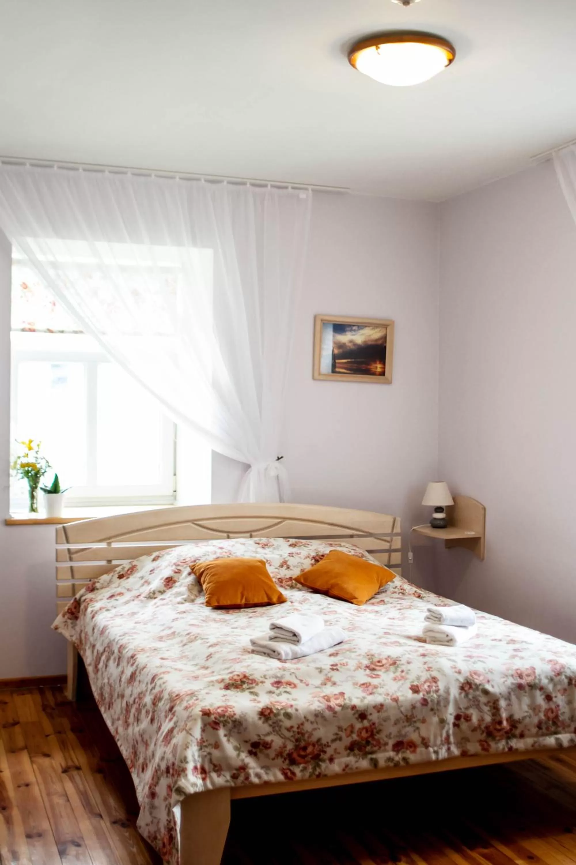 Photo of the whole room, Bed in Sunset Hotel