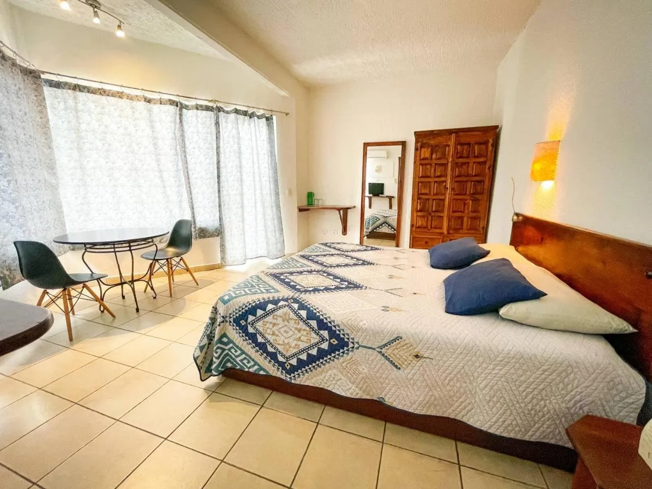 Bedroom, Bed in Hotel Allende