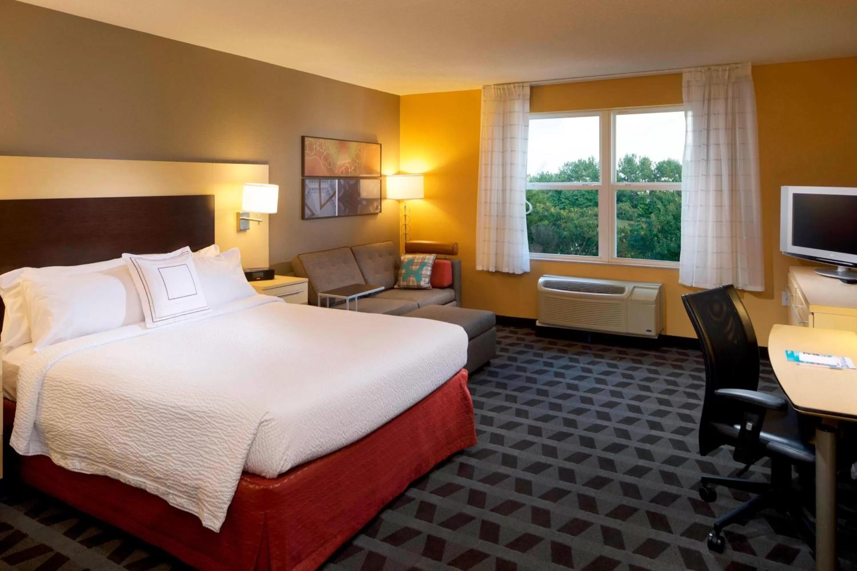 Photo of the whole room, Bed in TownePlace Suites by Marriott Jacksonville