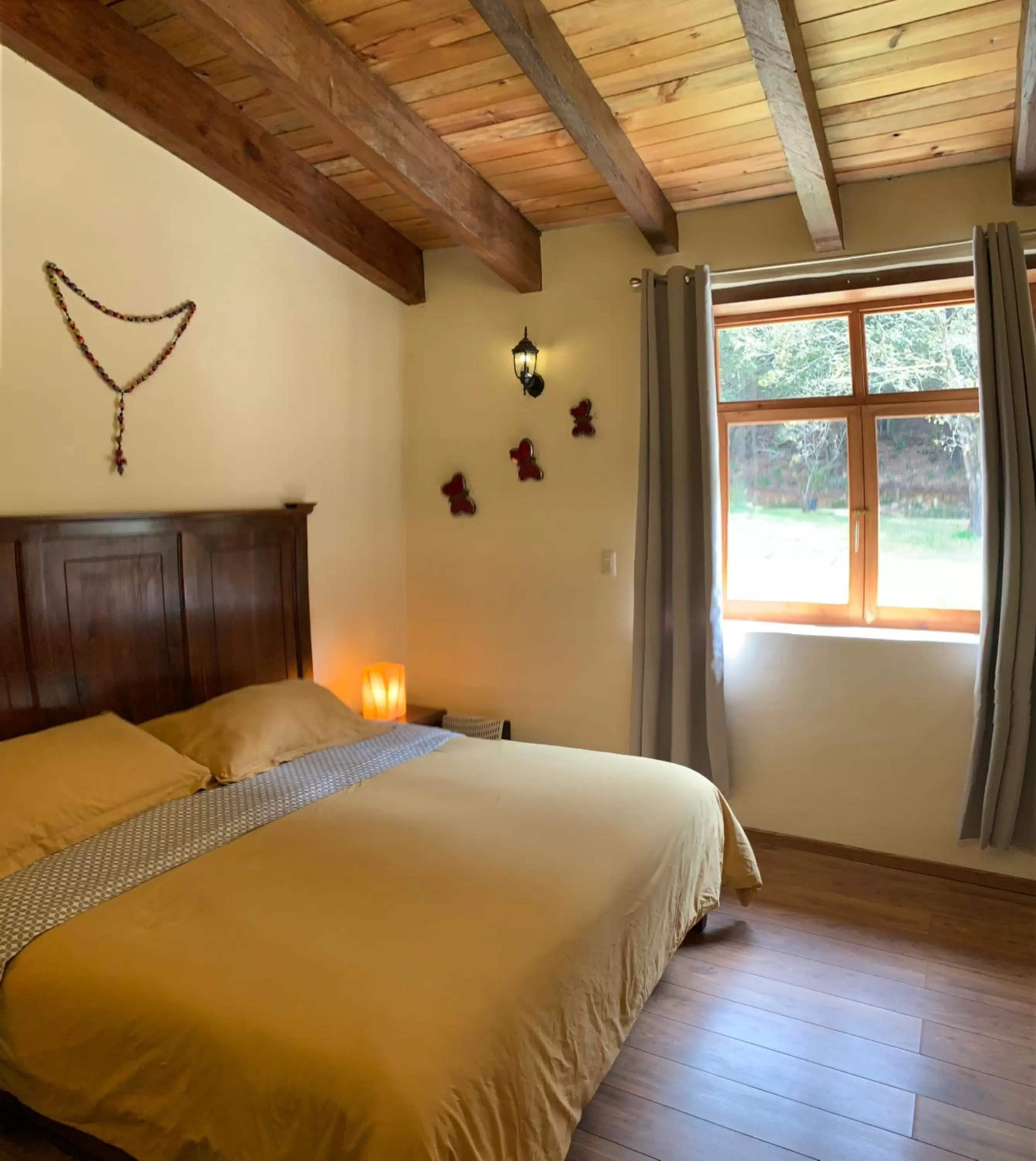 Bed in CORTIJO LA CASONA & Bungalow al Pie de la Montaña