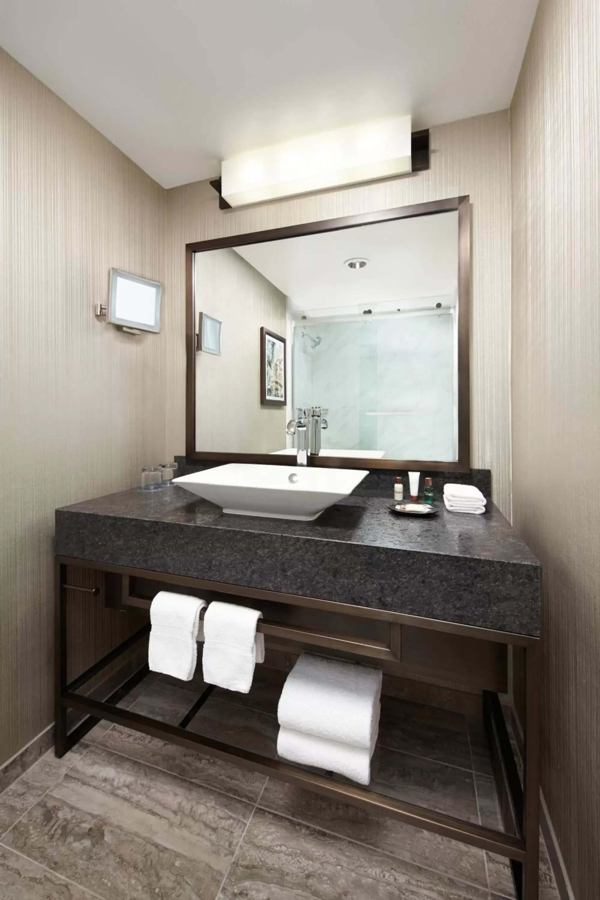 Guest room, 2 Double in Sheraton Gateway Los Angeles Hotel Guest room, 2 Double in Sheraton Gateway Los Angeles Hotel