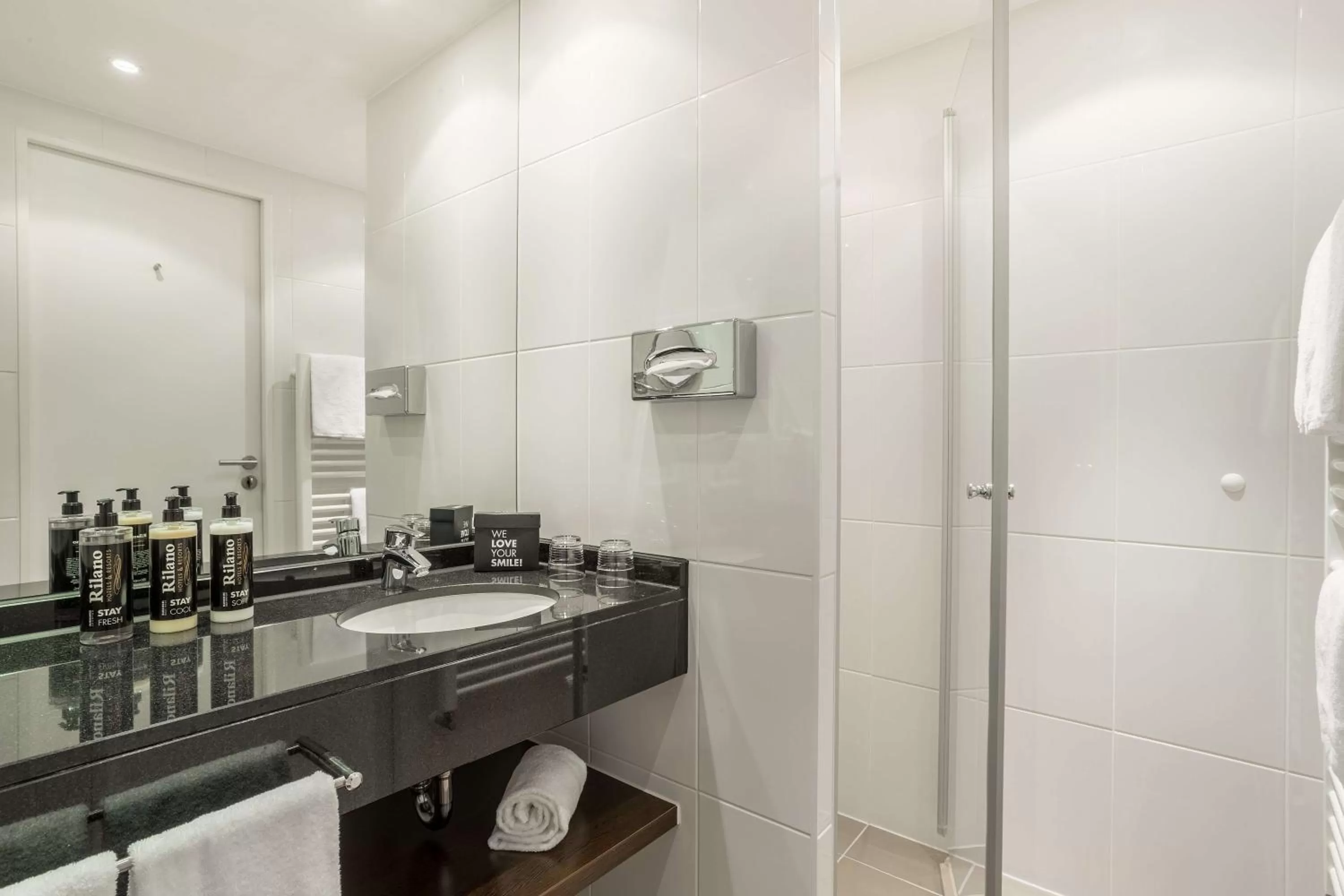 Bathroom in The Rilano Hotel München