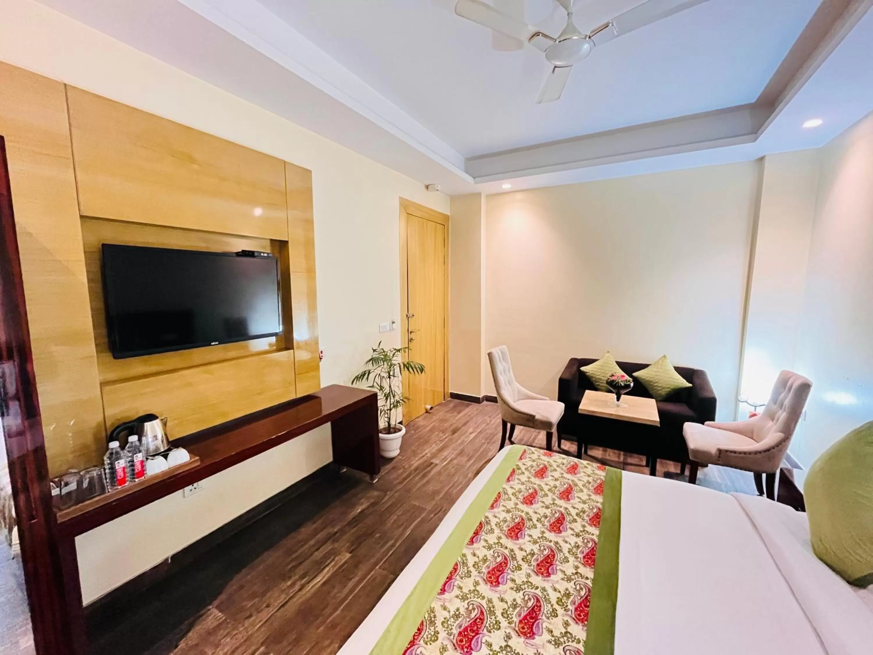 Bed in Hotel Banz near Delhi Airport