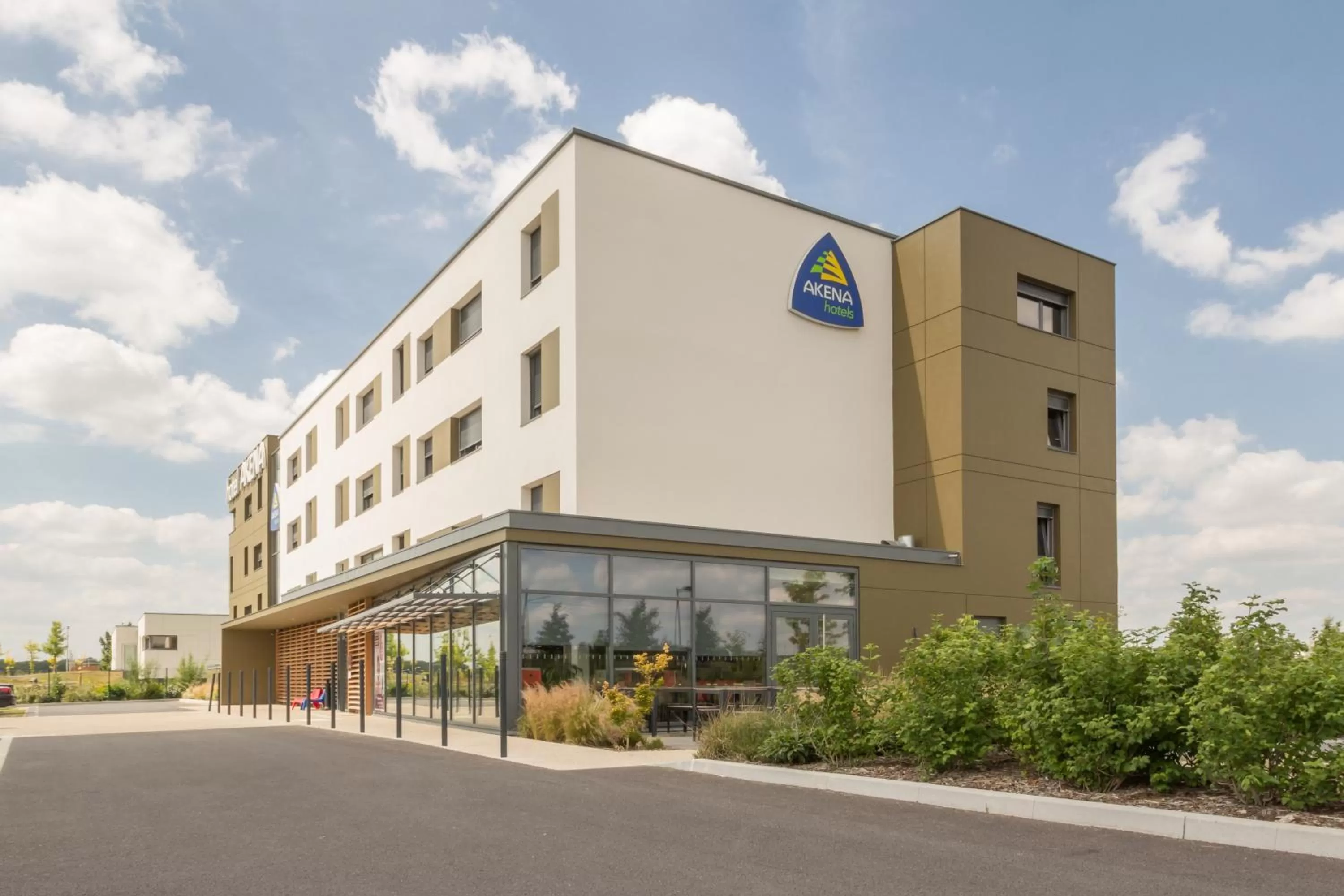 Facade/entrance in Hôtel Akena Reims Bezannes