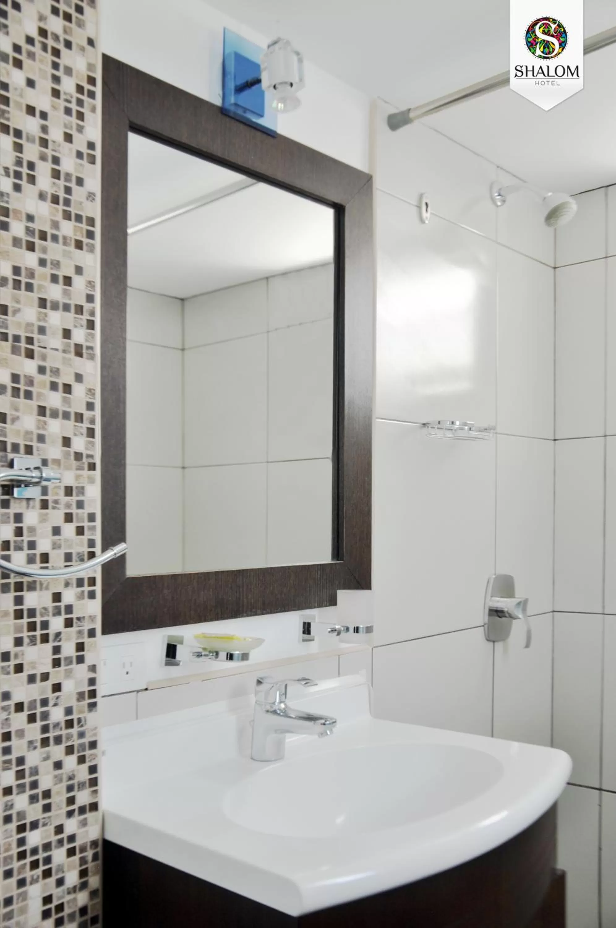 Bathroom in Hotel Shalom