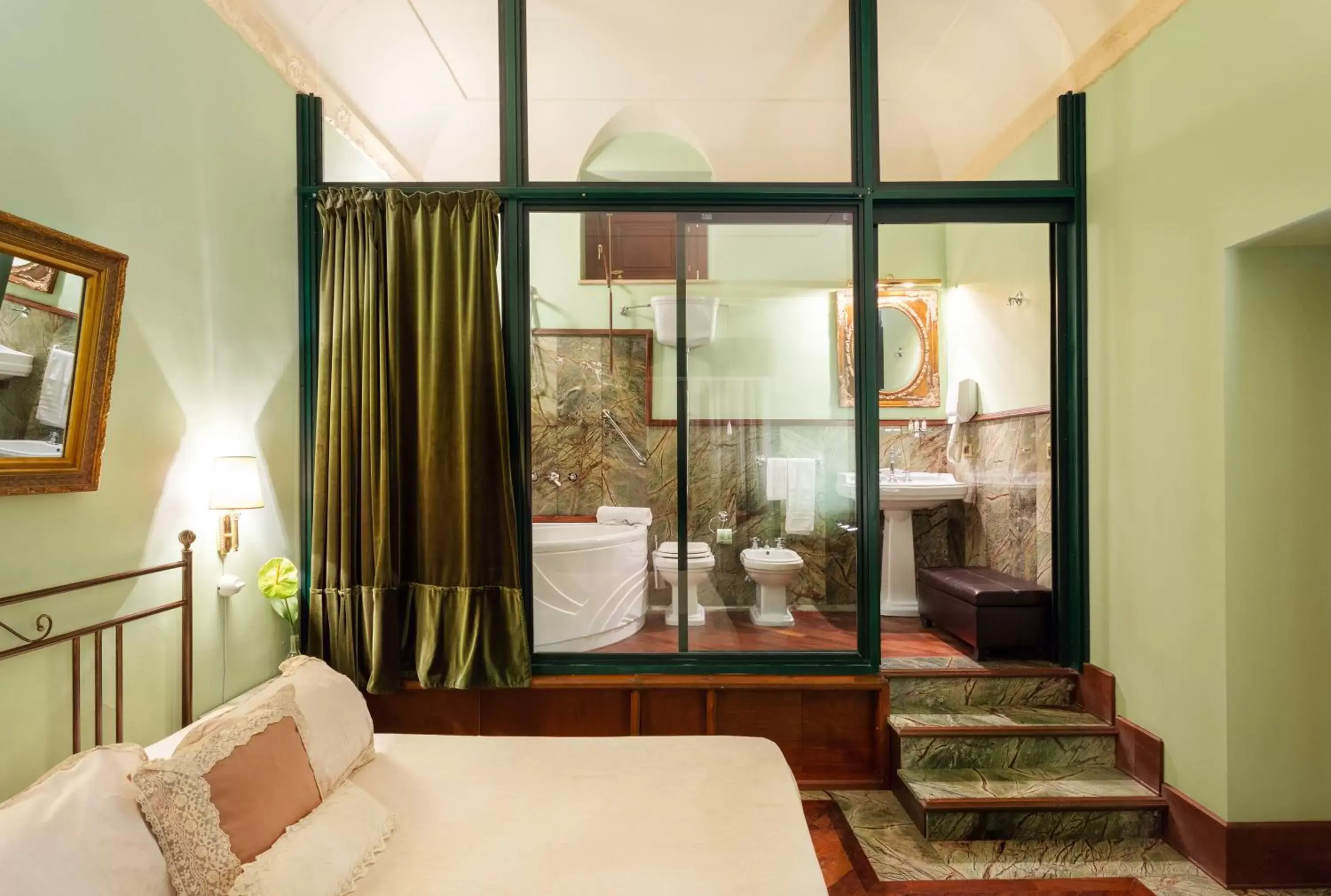 Double Room with Spa Bath in Relais Briuccia e Ristorante Capitolo Primo Double Room with Spa Bath in Relais Briuccia e Ristorante Capitolo Primo