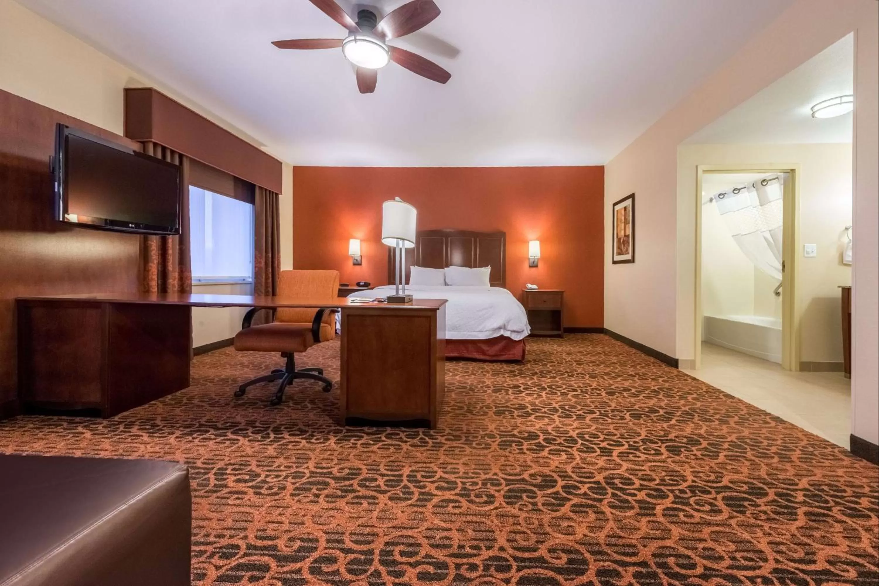 Bedroom, Bed in Hampton Inn & Suites Boulder North