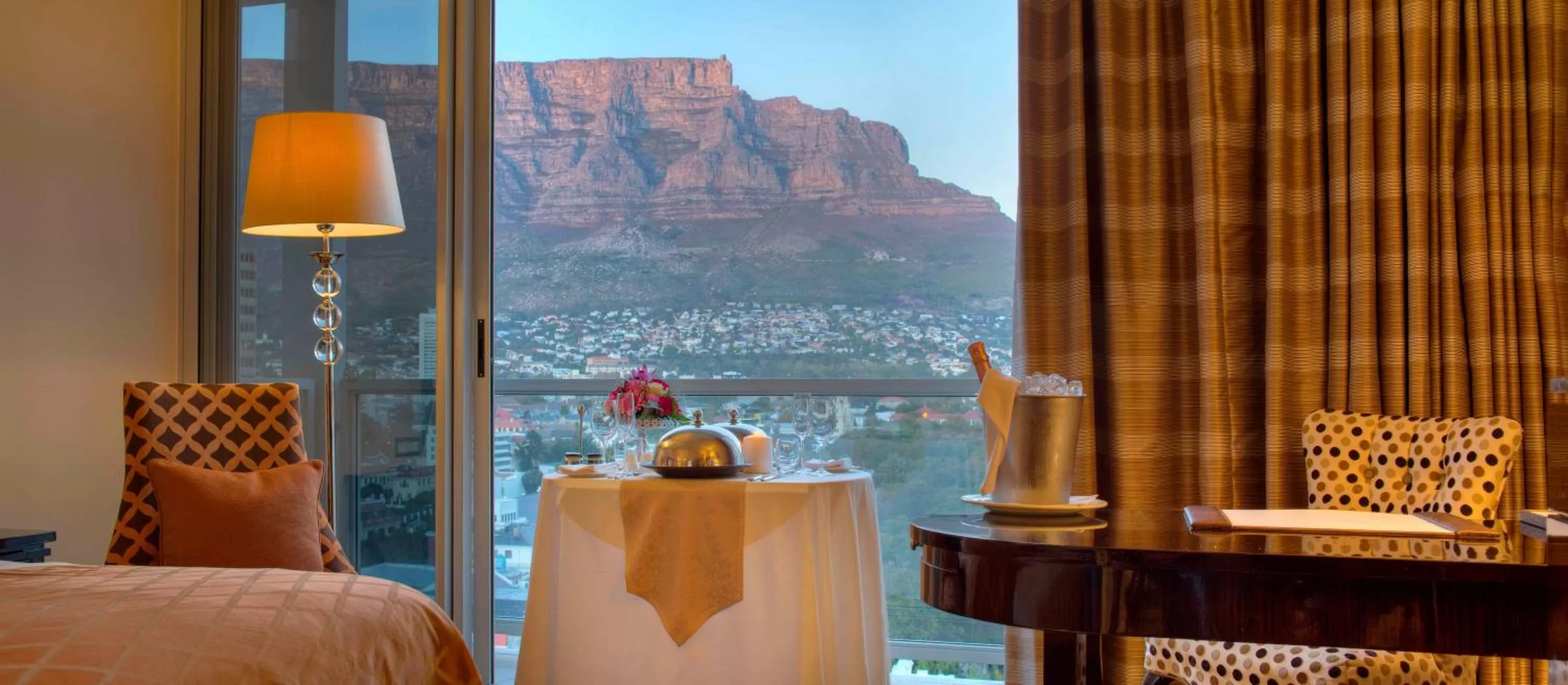 Mountain view in Taj Cape Town