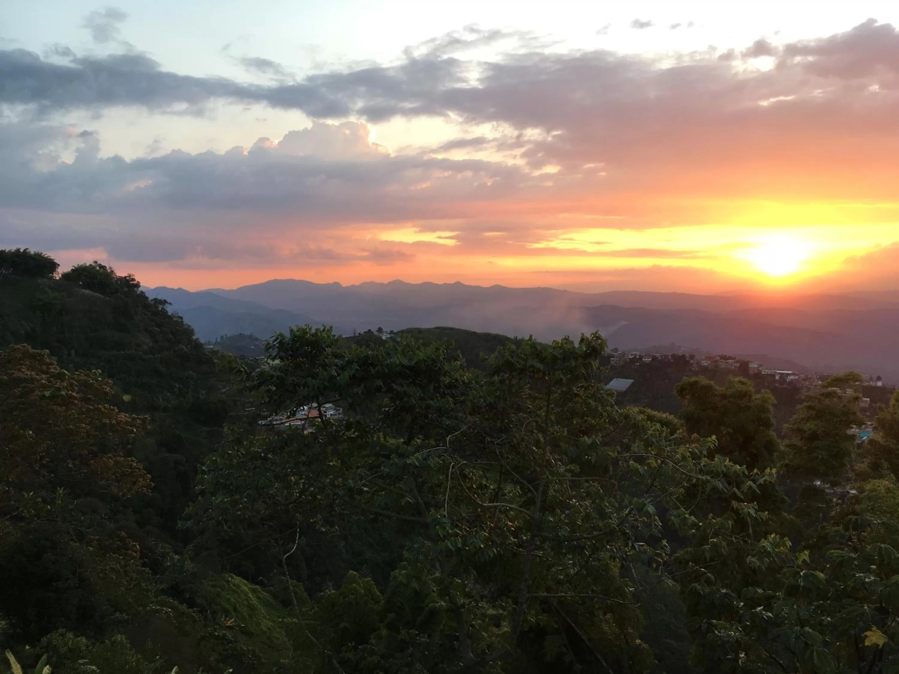 Sunrise/Sunset in Mirador Finca Morrogacho