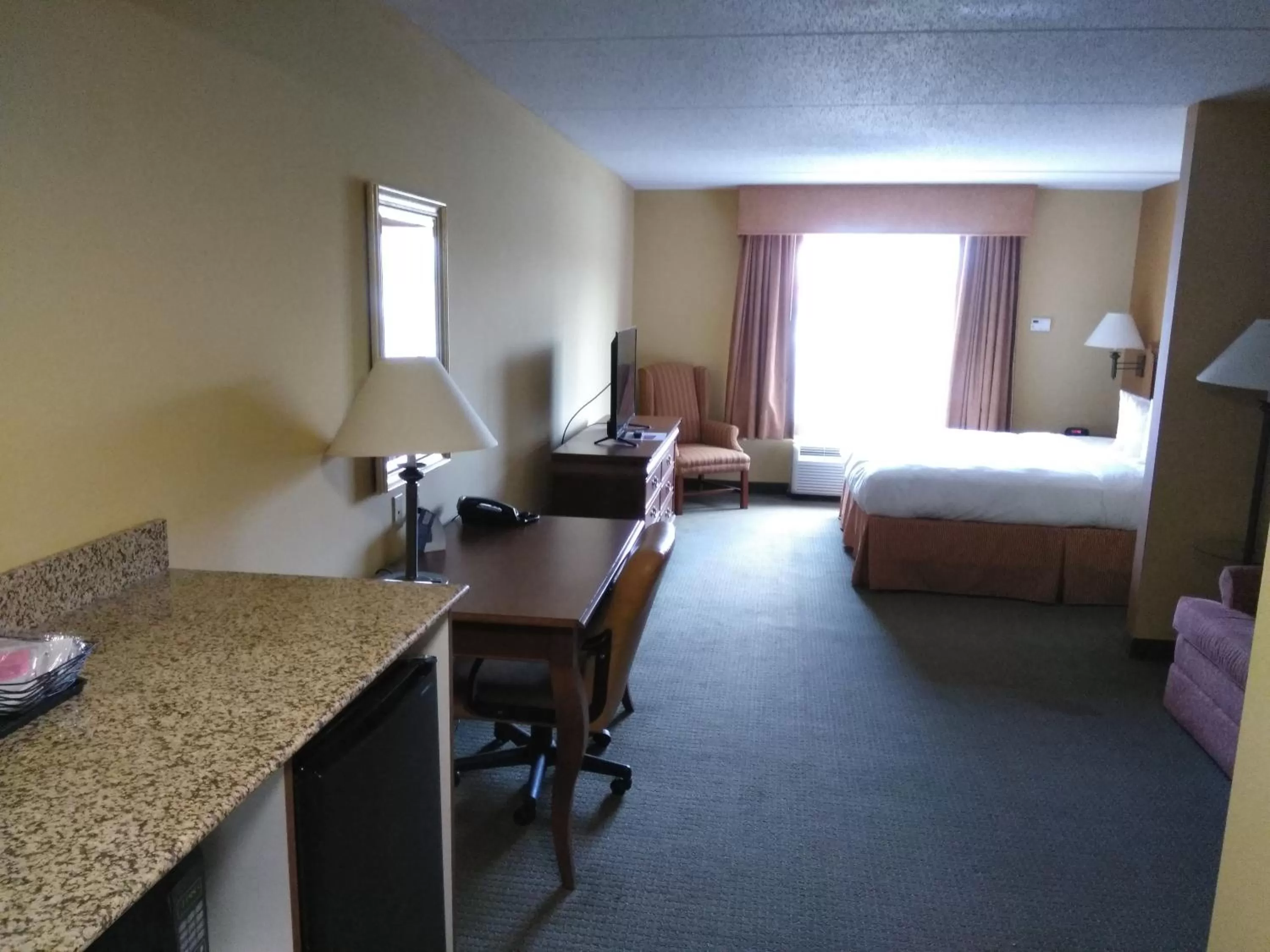 Bedroom, Bed in Baymont by Wyndham Clinton