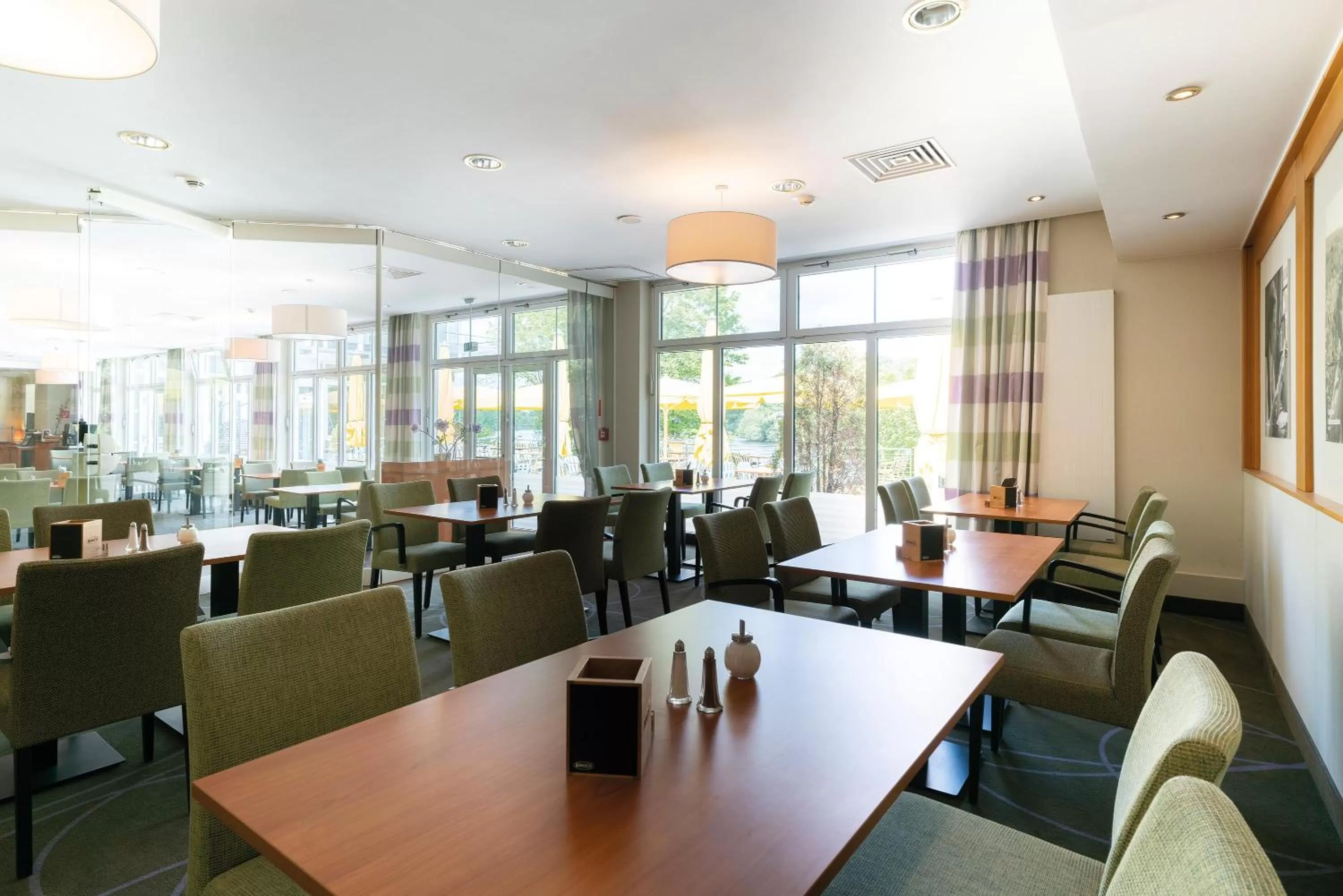 Restaurant/places to eat in Seminaris Avendi Hotel Potsdam