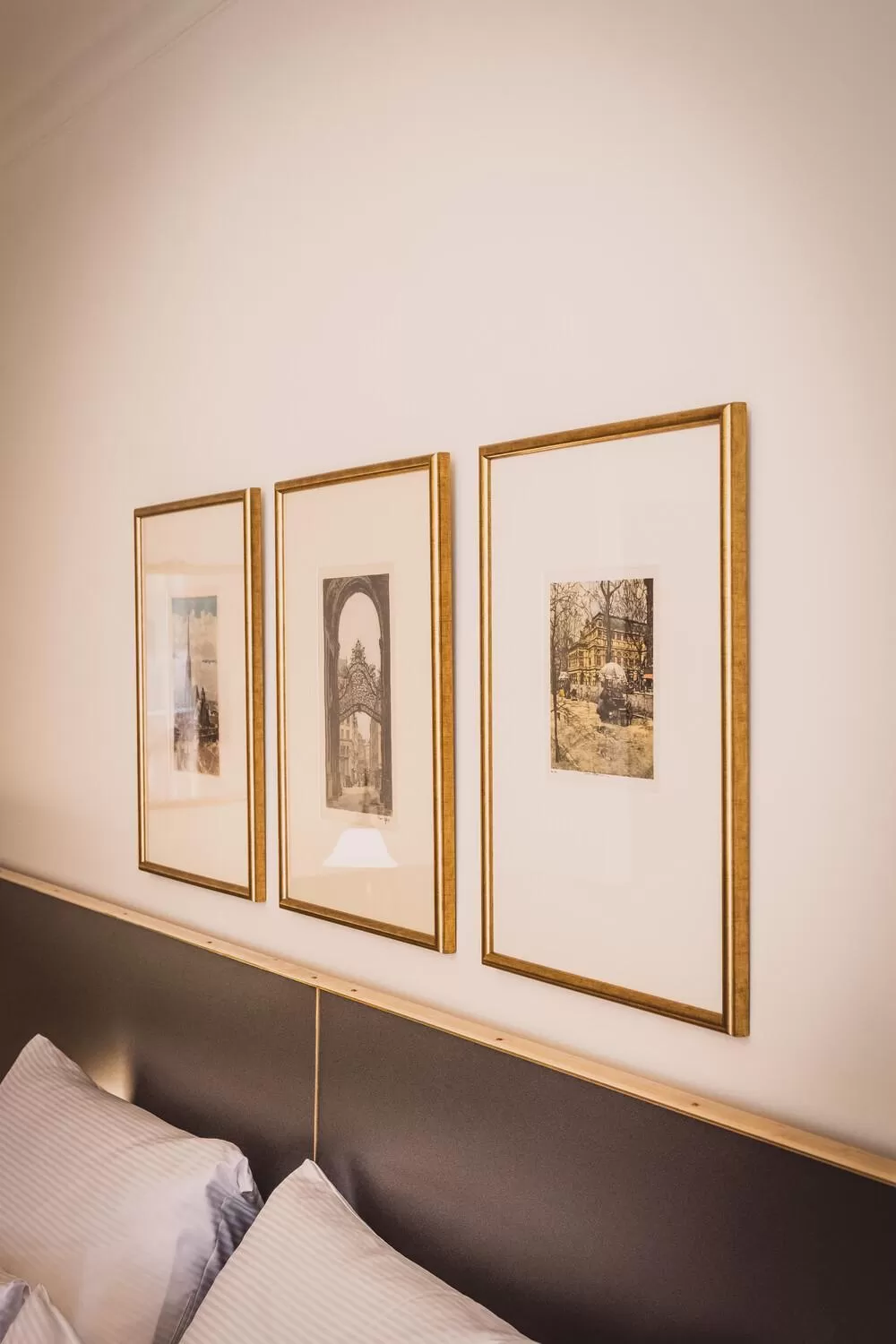 Decorative detail, Bed in HENRI Hotel Wien Siebterbezirk