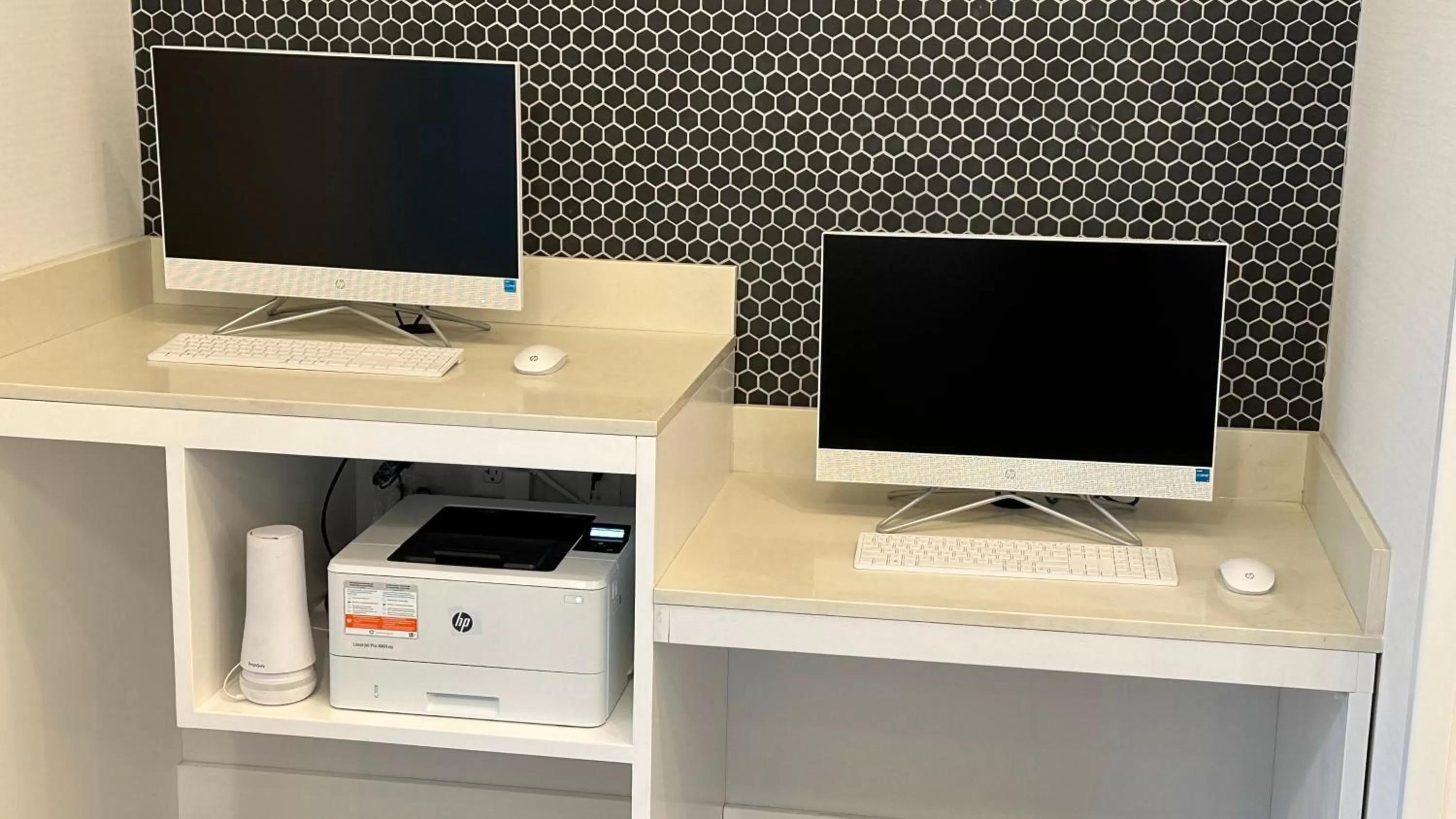 Business facilities in La Quinta by Wyndham Chicago O'Hare Airport