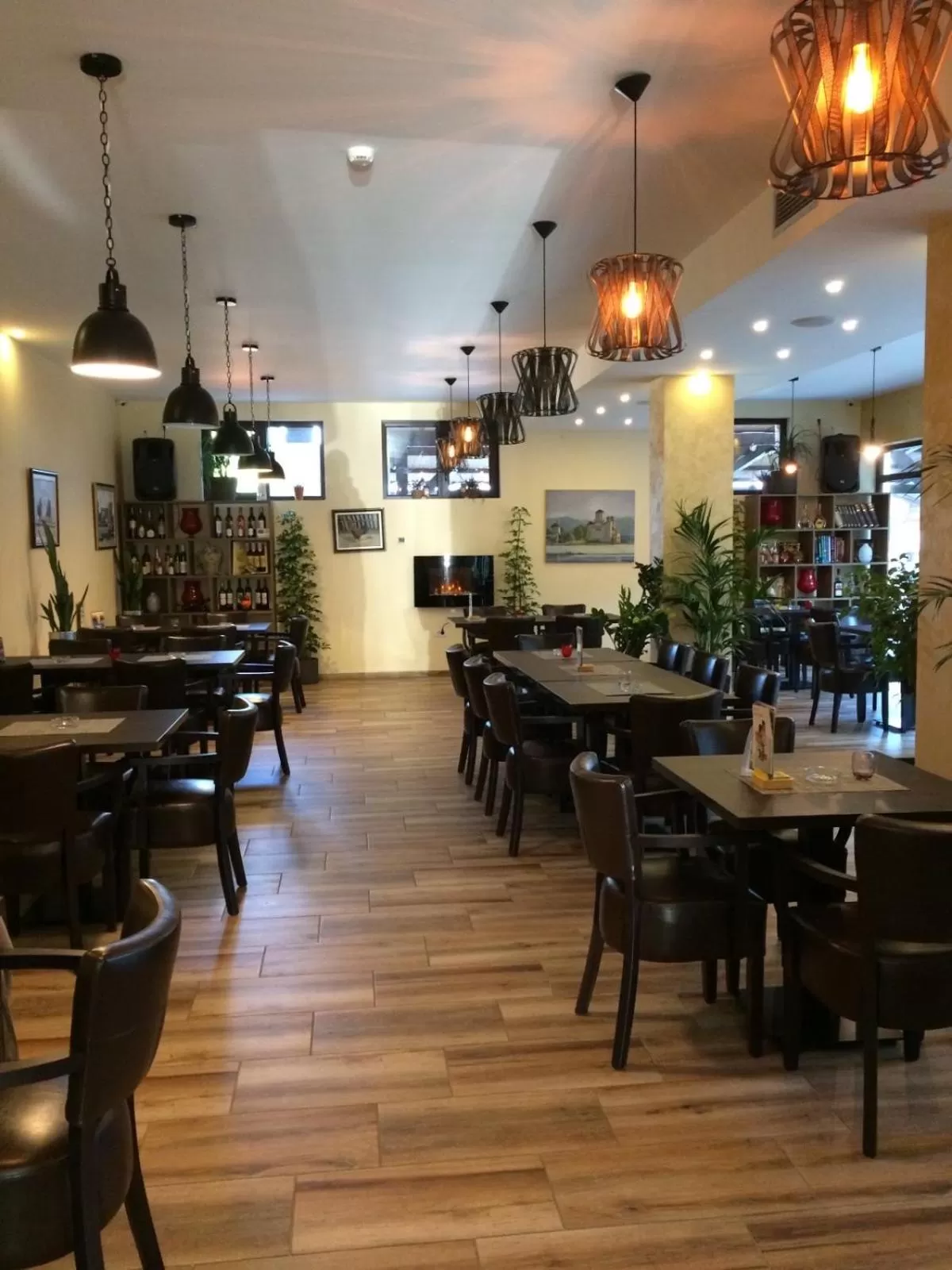 Restaurant/Places to Eat in Garden House