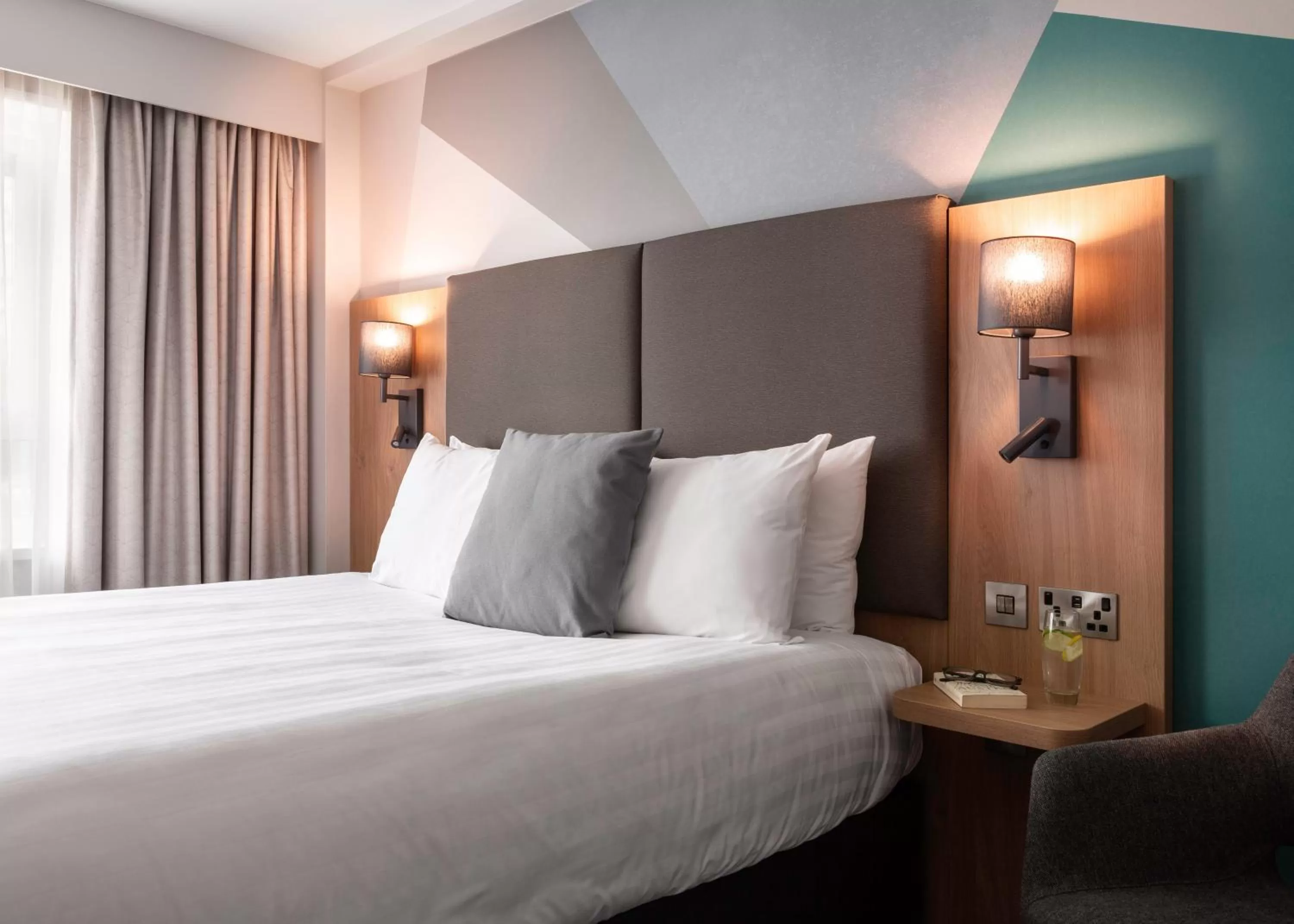 Bedroom, Bed in Holiday Inn London-Bexley by IHG