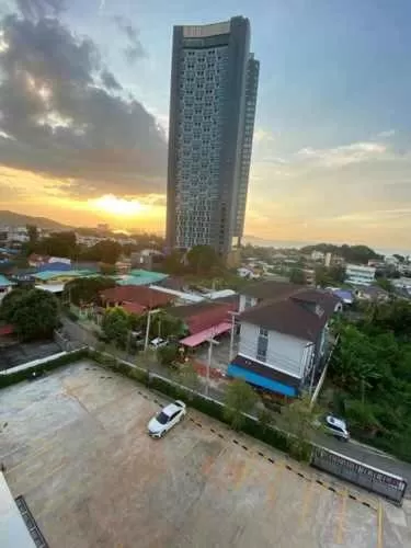 Quiet street view in Horsehill Hotel Sriracha