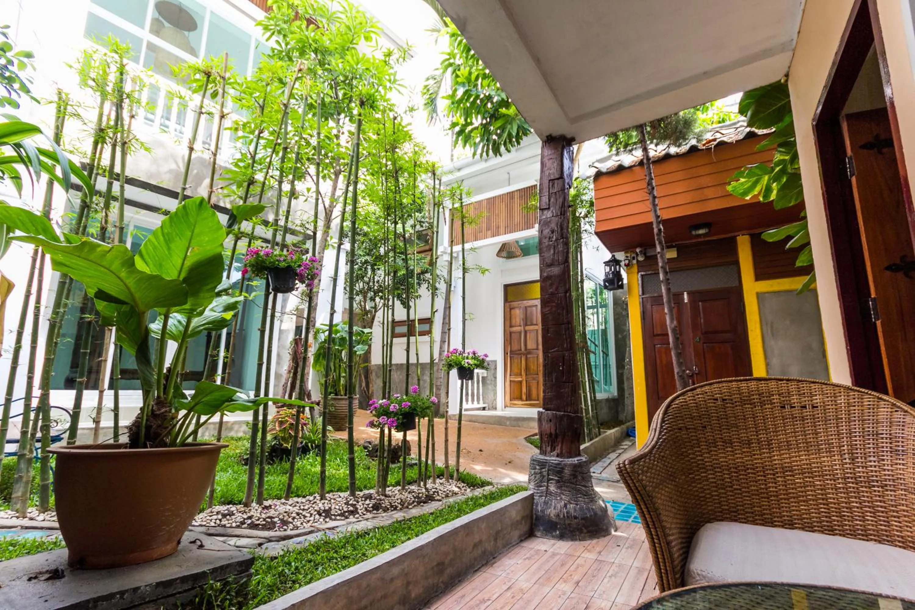 Garden in Changmoi House (Little Village)