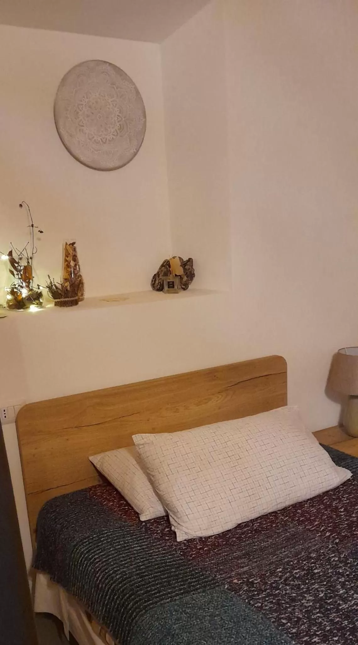 Decorative detail, Bed in B&B La Corte del Segrino