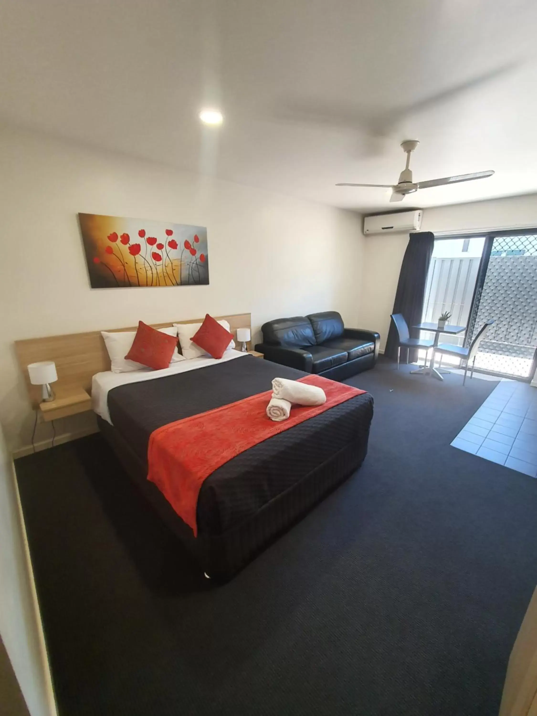 Queen Studio with Kitchenette in Abode37 Motel Emerald Queen Studio with Kitchenette in Abode37 Motel Emerald