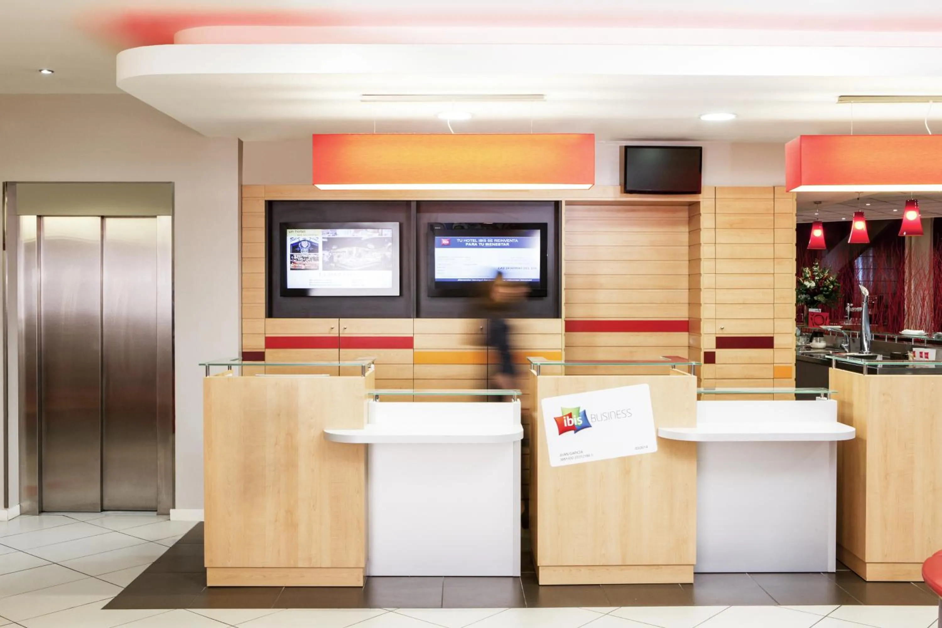 Lobby or reception in Ibis Barcelona Meridiana