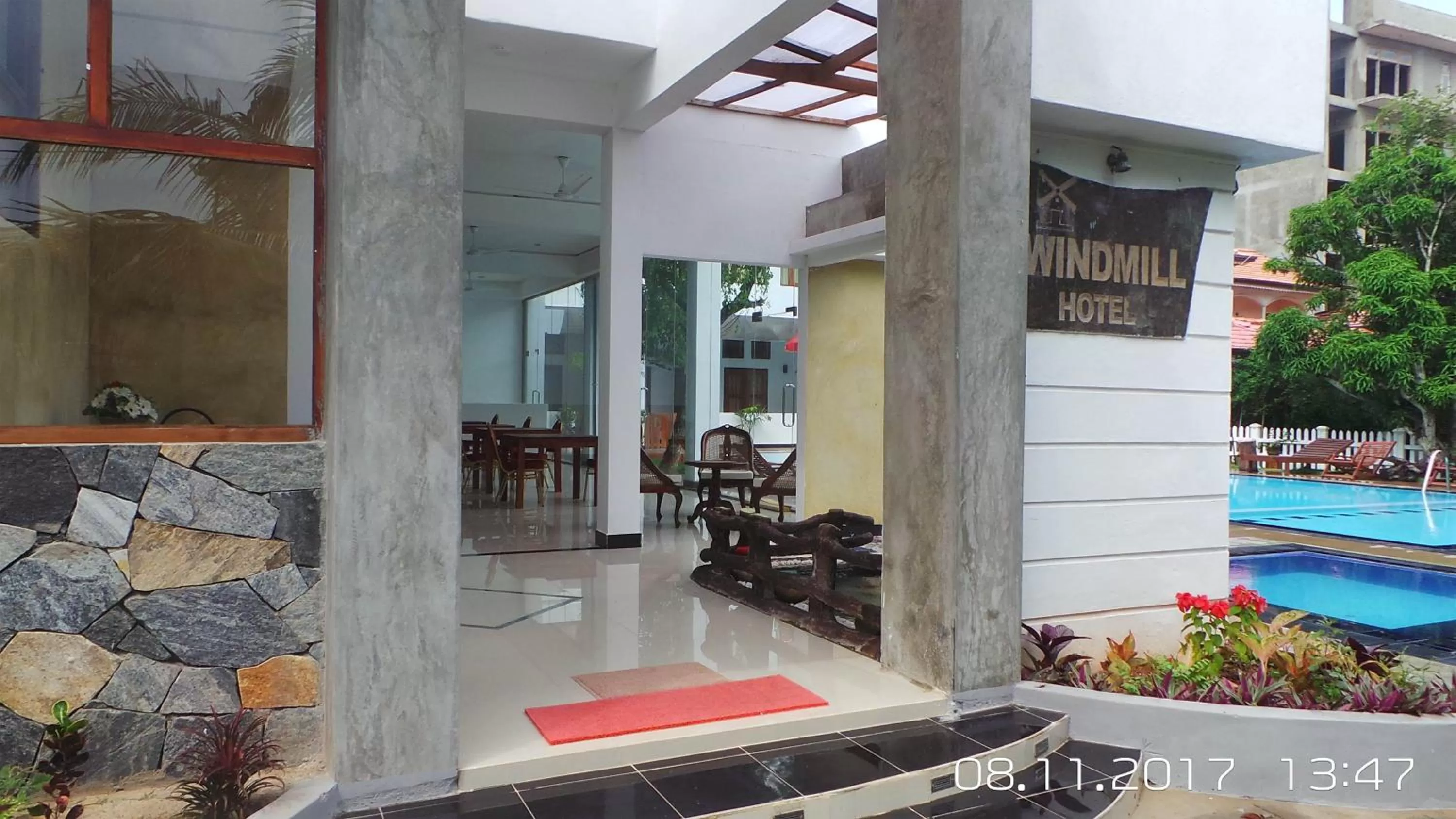 Patio in WindMill Beach Villa and Hotel