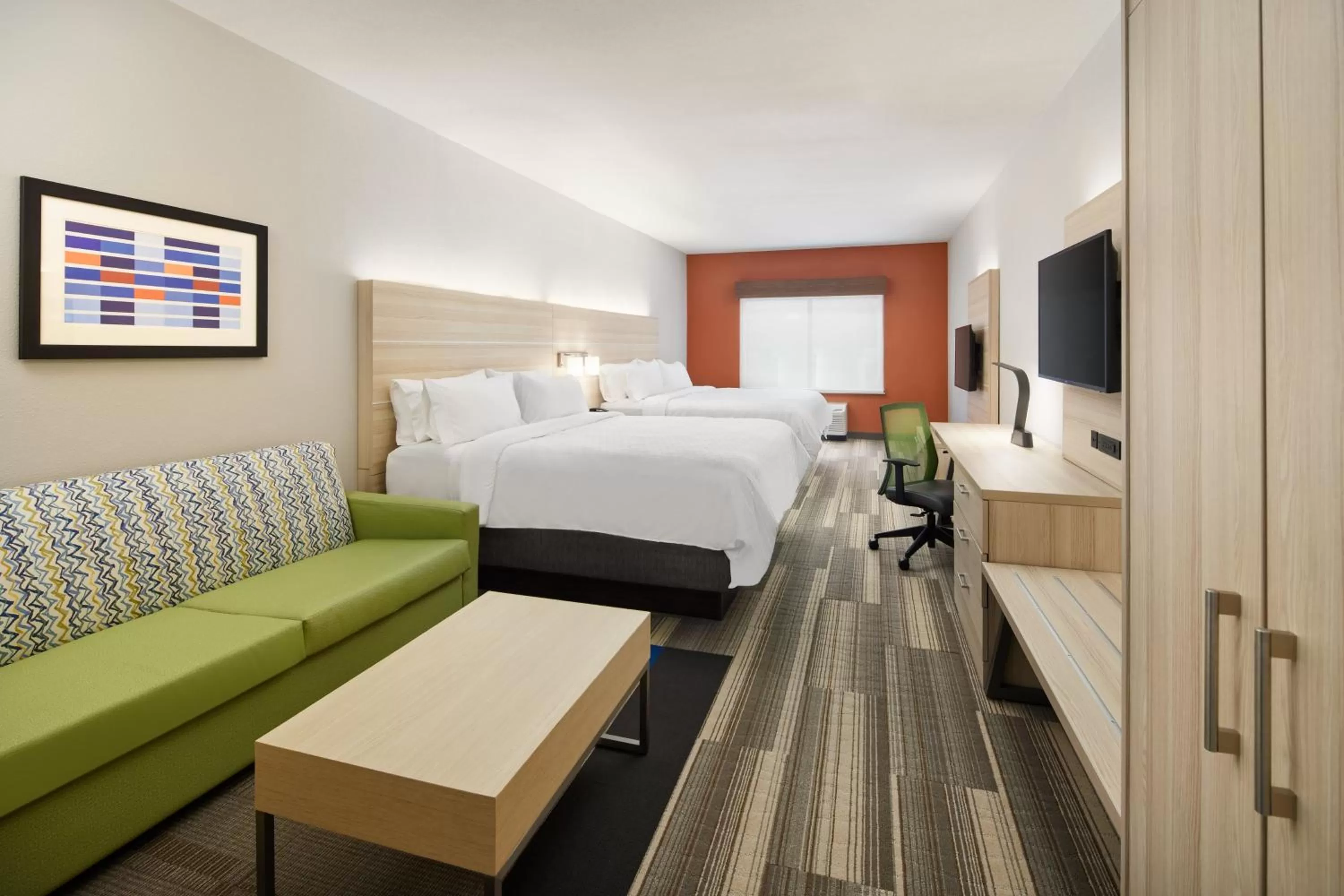 Bedroom, Bed in Holiday Inn Express Hotel & Suites Salem by IHG