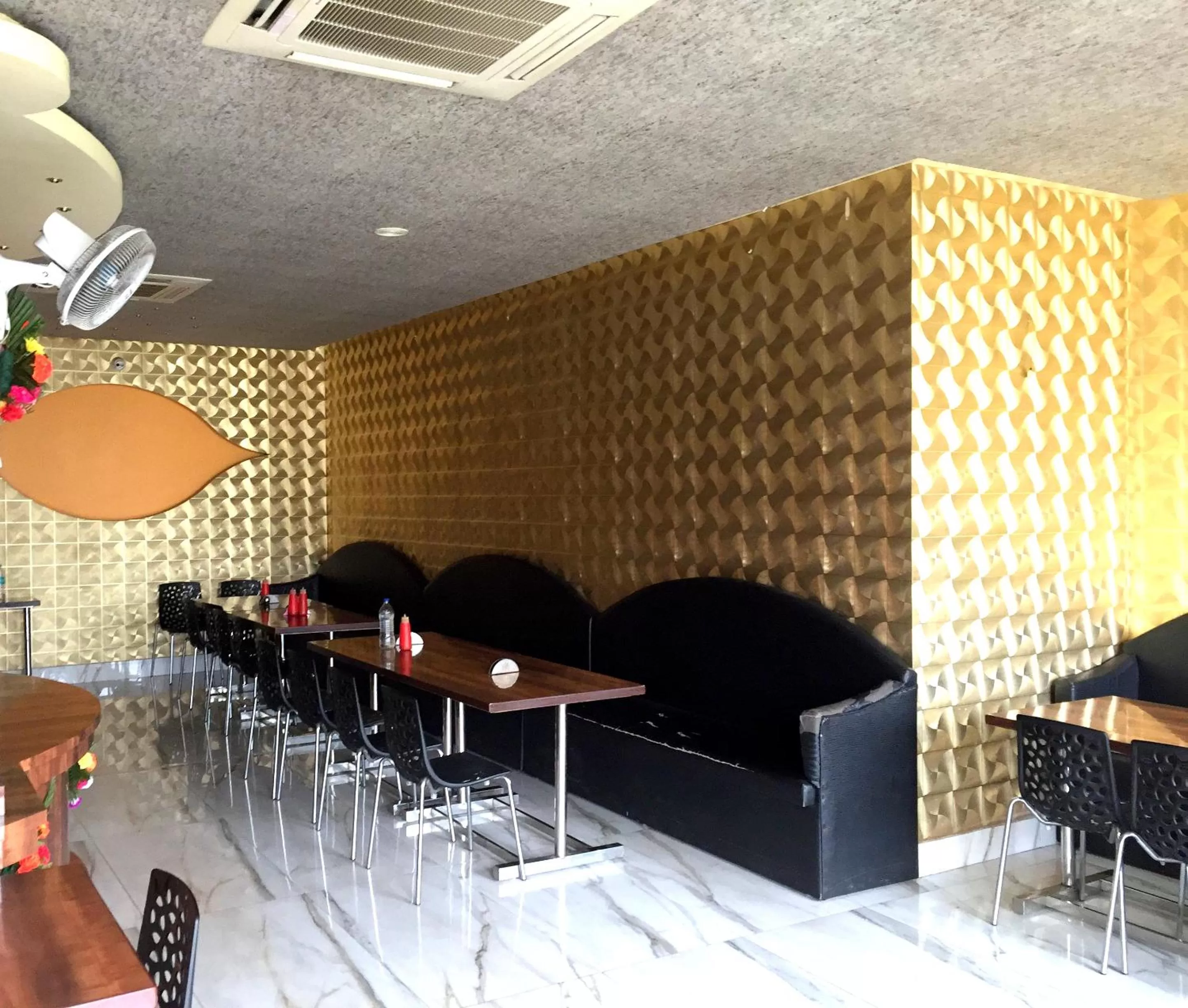 Dining area, BBQ Facilities in Hotel Samrat