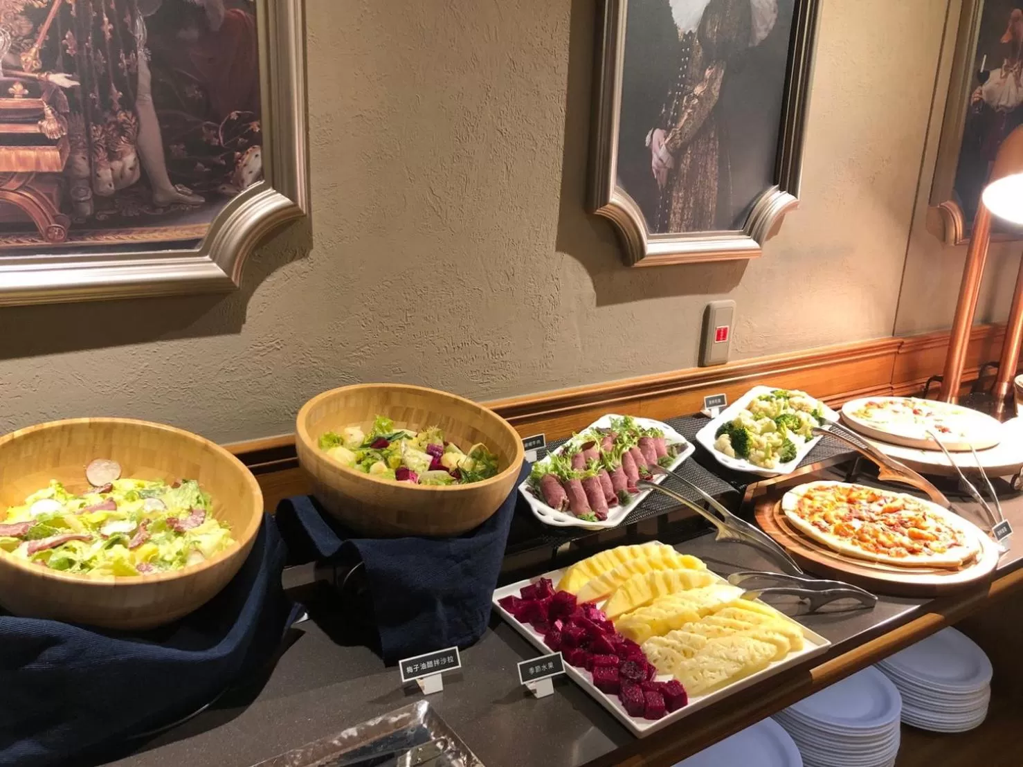 Breakfast in River inn Station