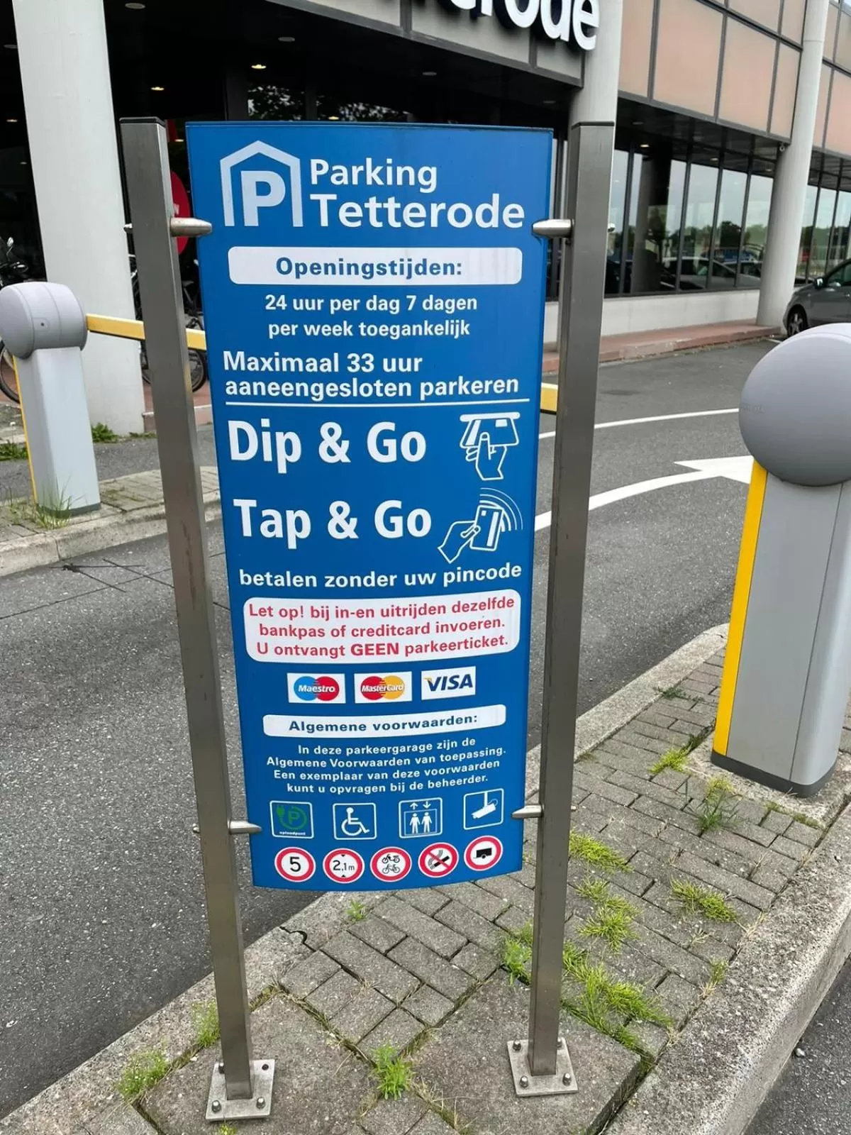 Parking in Triple G Hotels