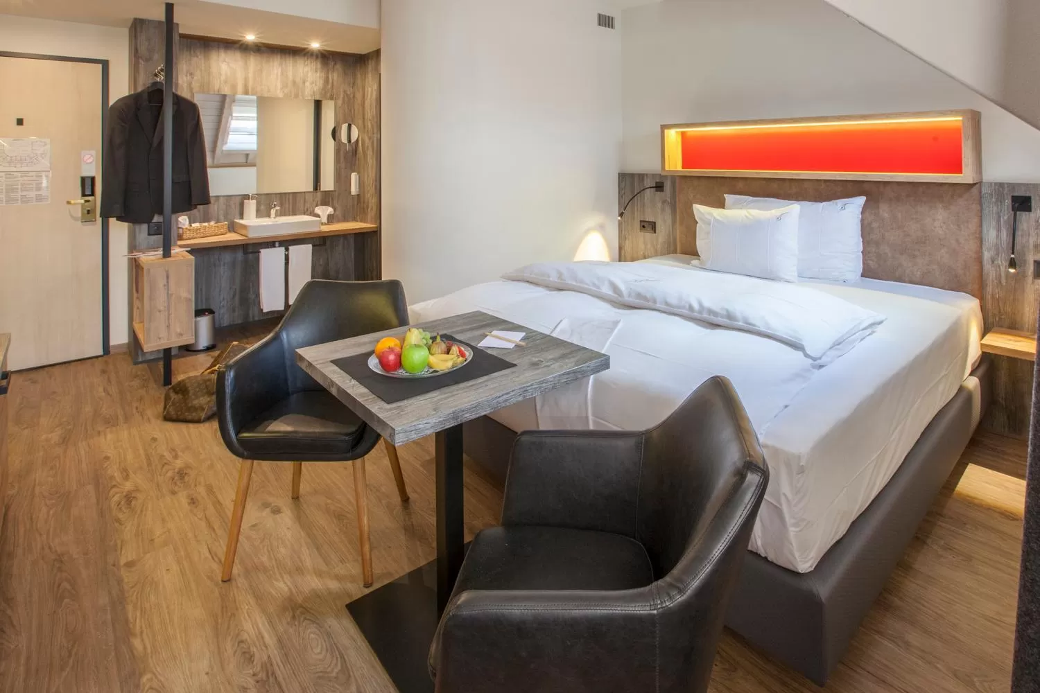 Photo of the whole room, Bed in Boutiquehotel Thessoni Classic & Self service Residence Home Zürich