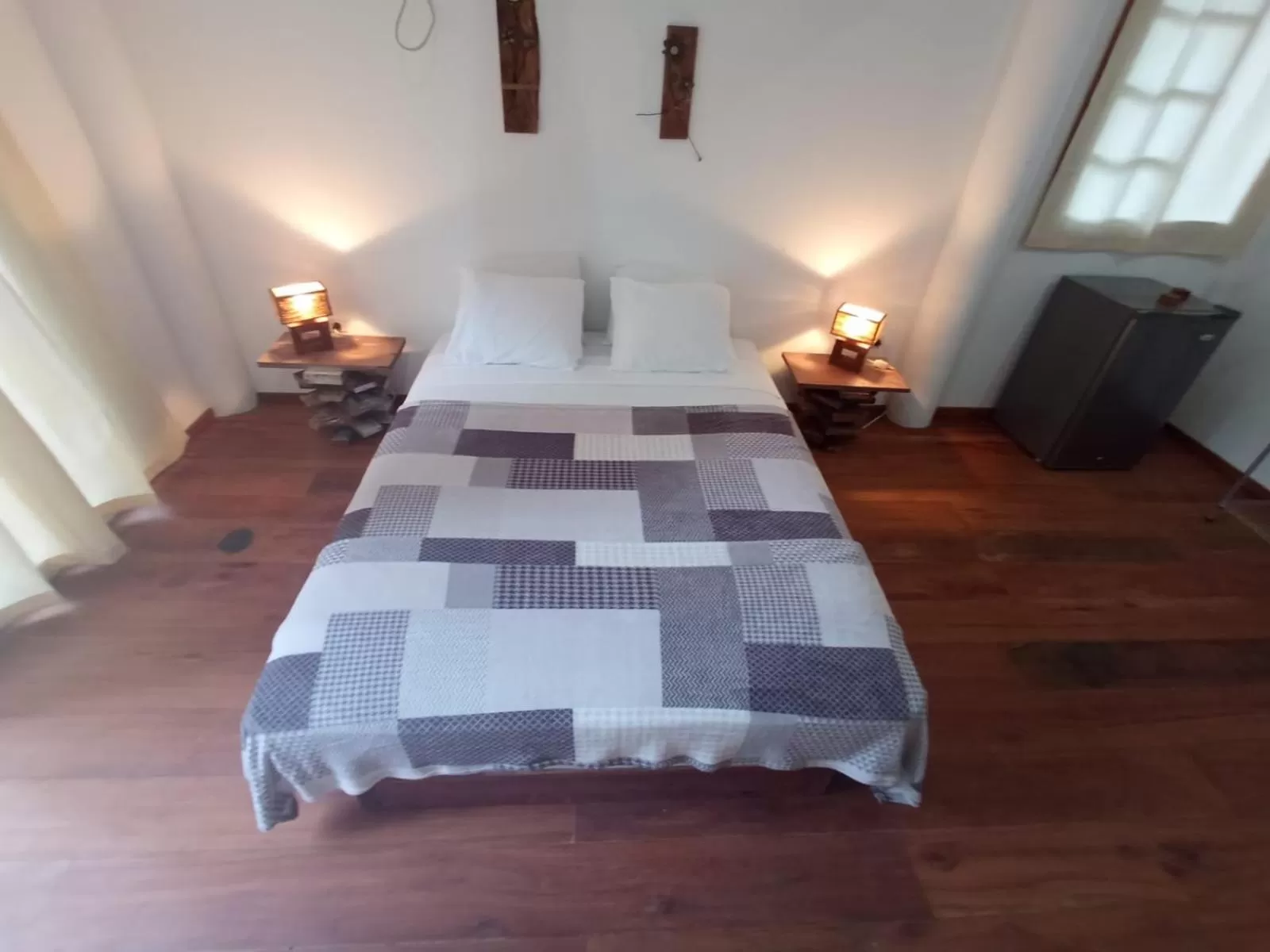 Bed in La Luciernaga Big Creek