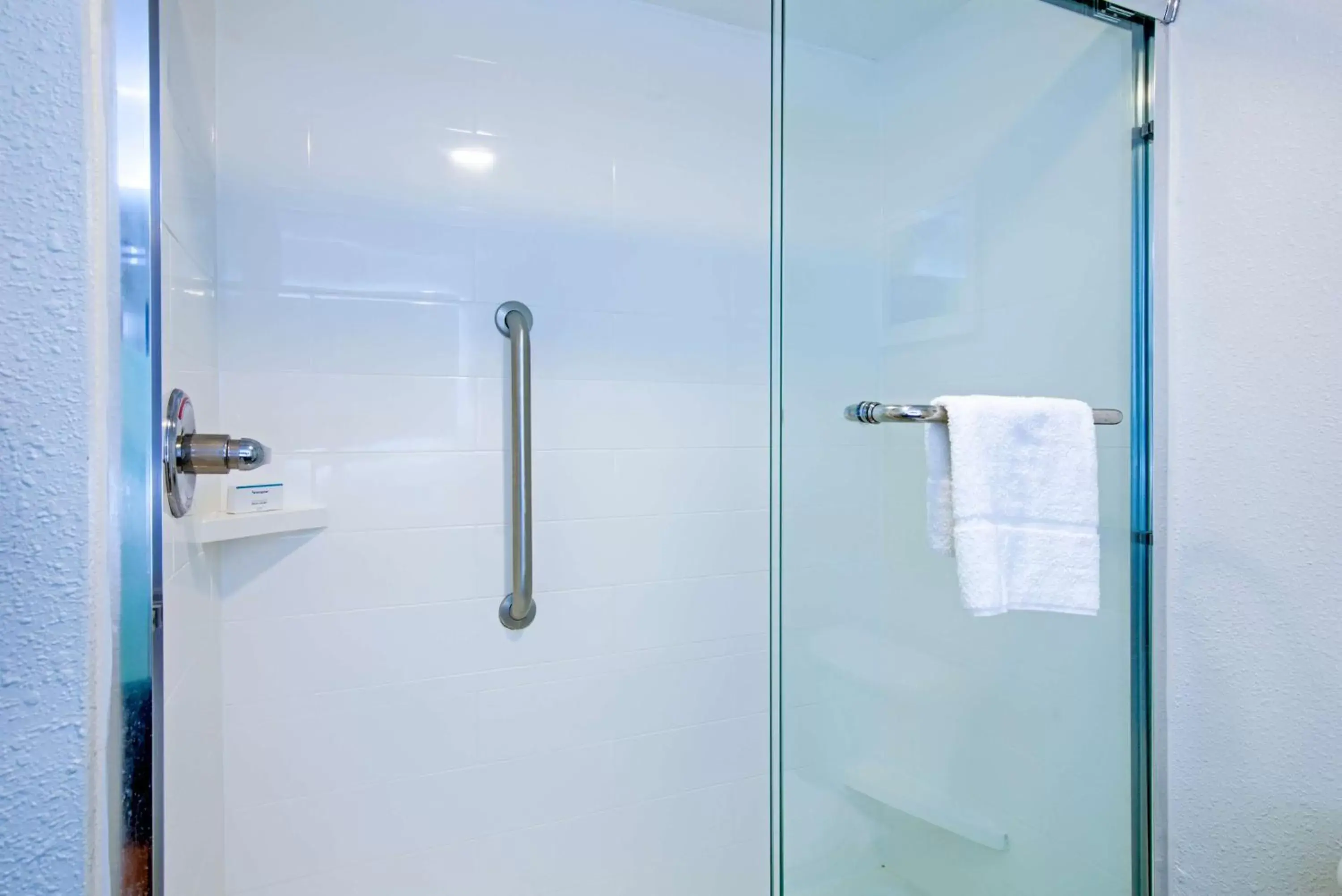 Deluxe King Room - Non-Smoking in Hampton Inn Slidell Deluxe King Room - Non-Smoking in Hampton Inn Slidell