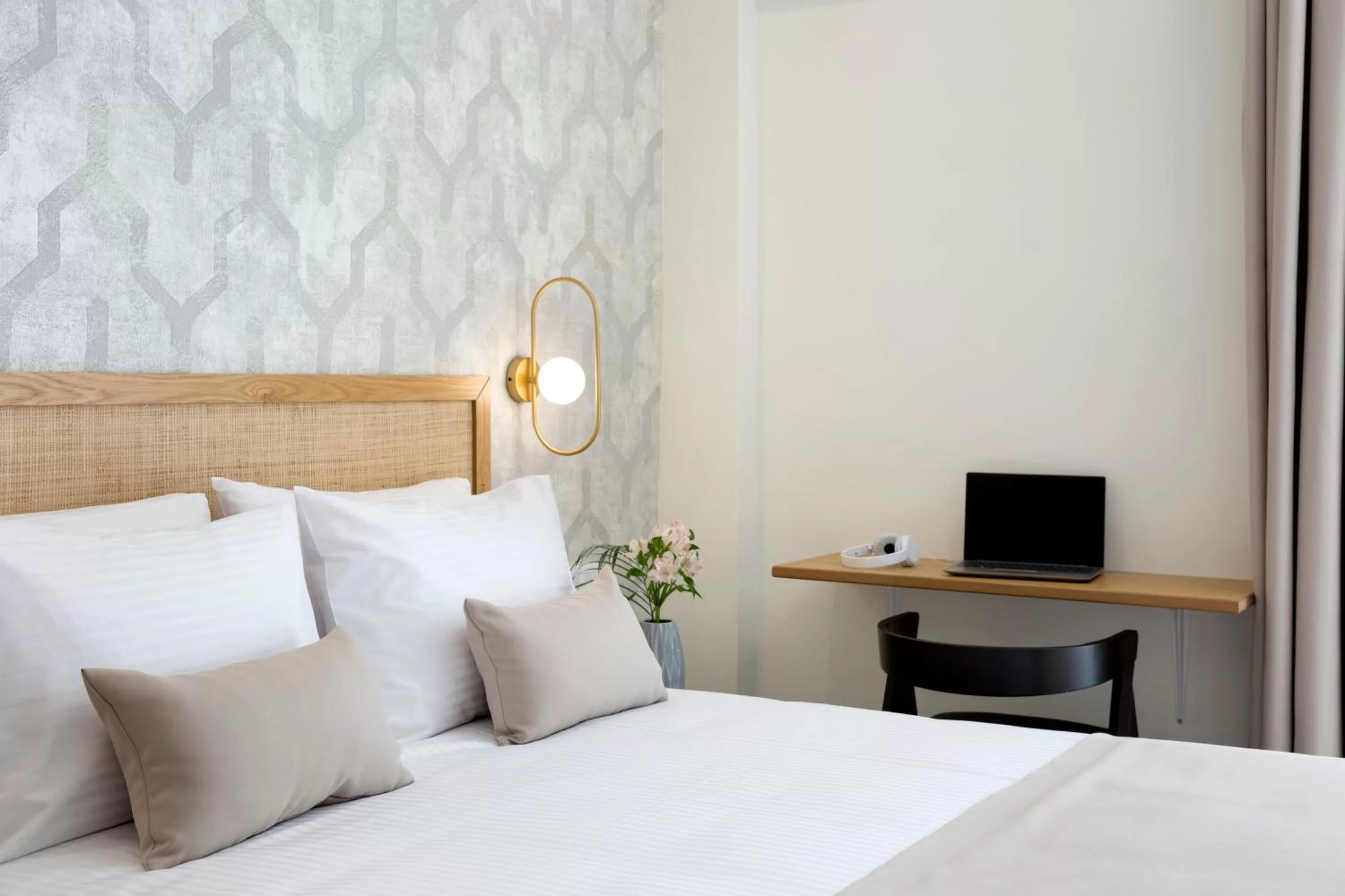 Photo of the whole room in Hypnos Inn Athens