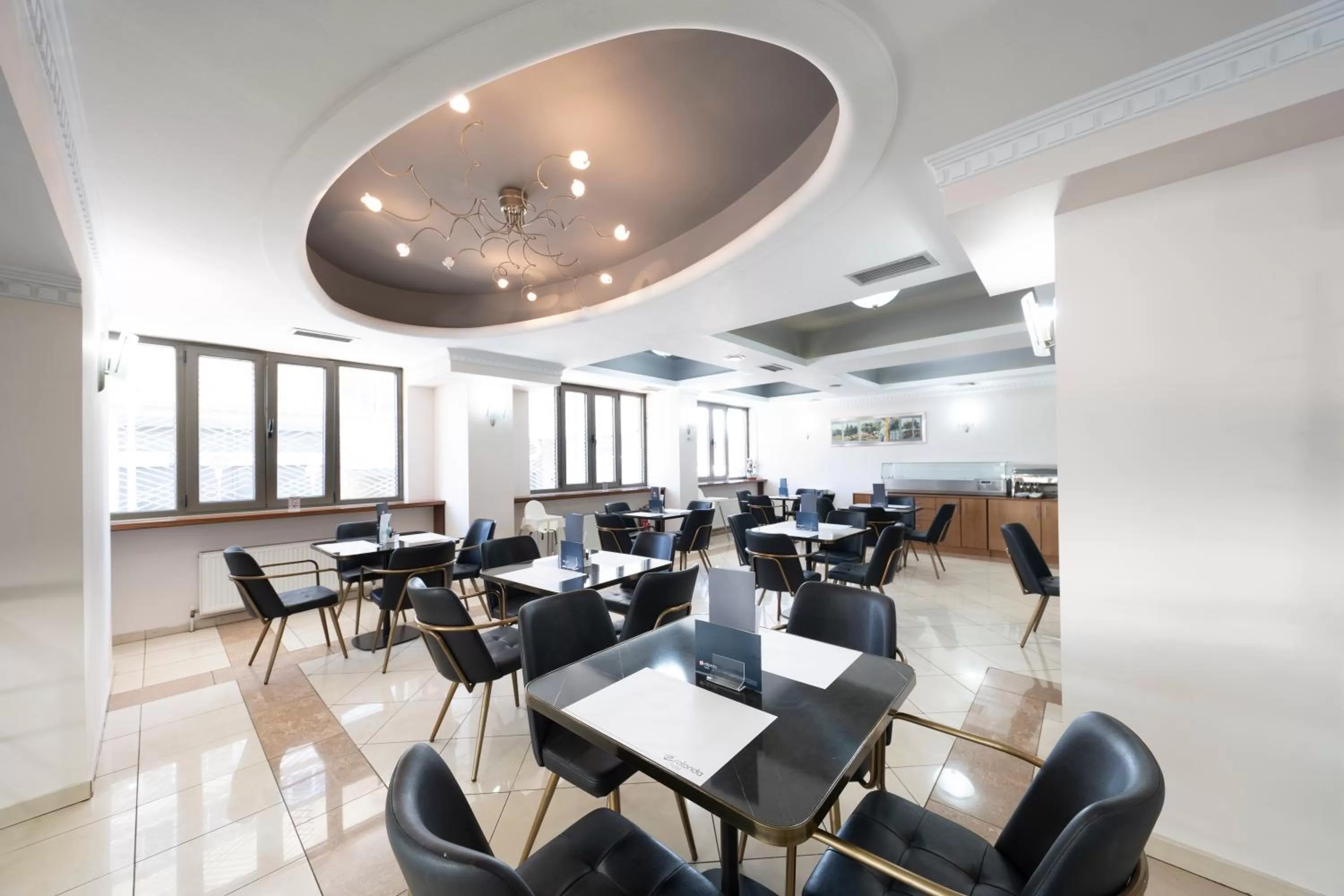 Restaurant/places to eat in Rotonda Hotel