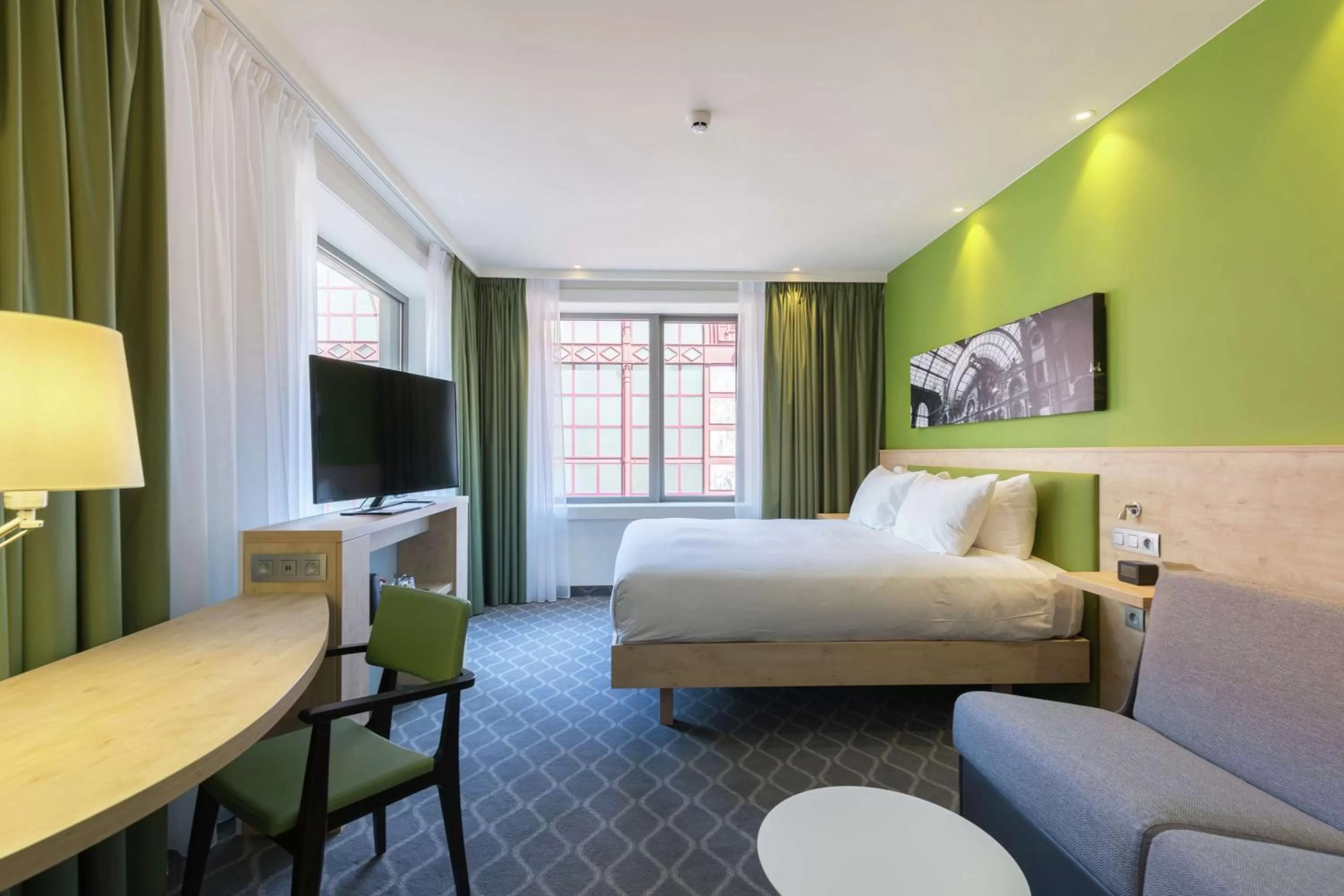 Bedroom, Bed in Hampton By Hilton Antwerp Central Station