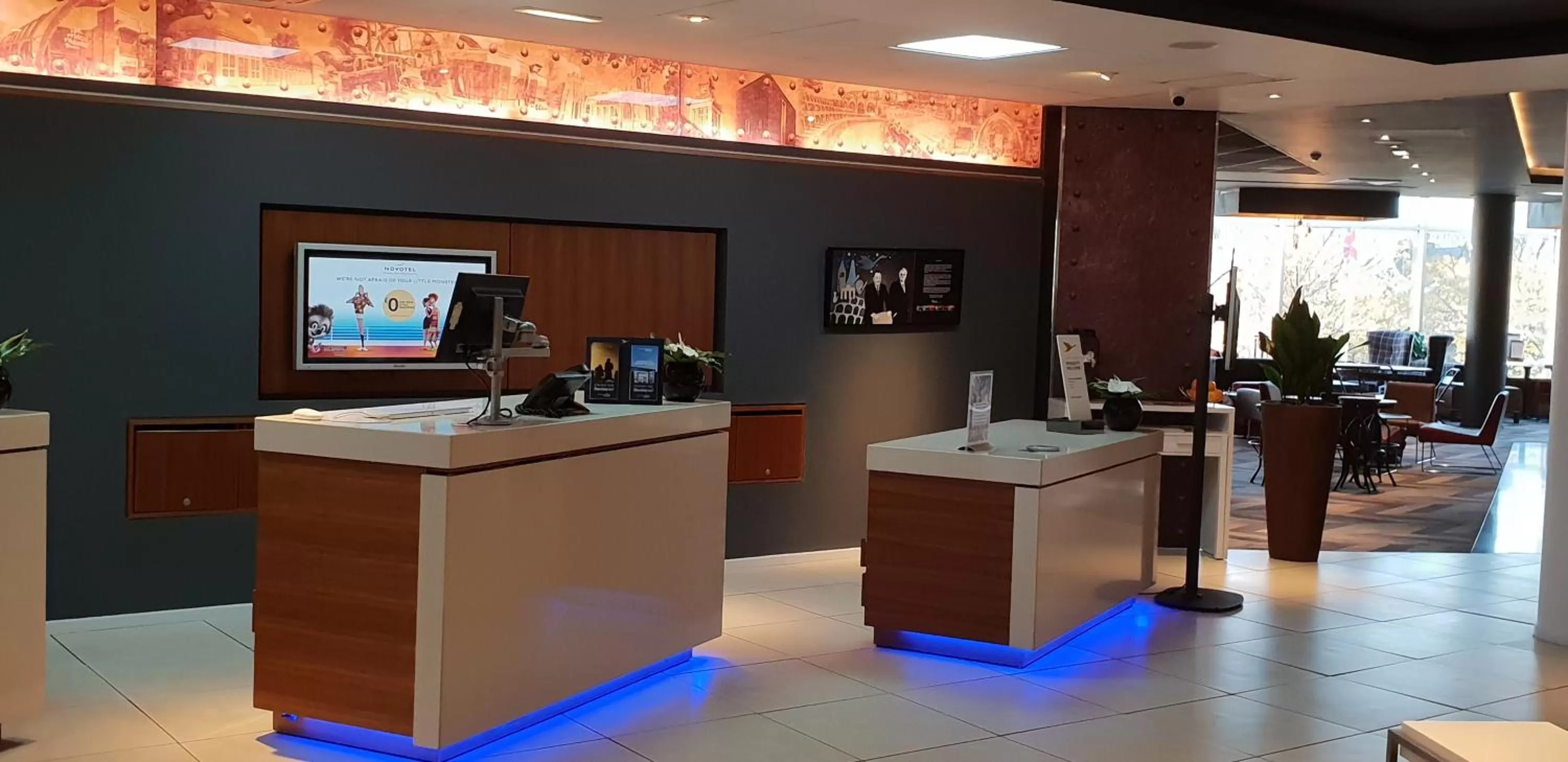 Lobby or reception in Novotel Sheffield Centre